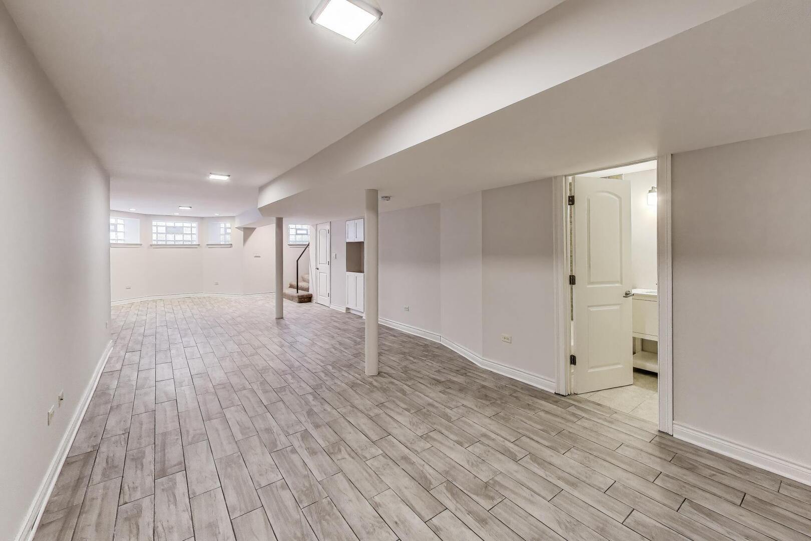 6318 S Greenwood Avenue Unit: 1