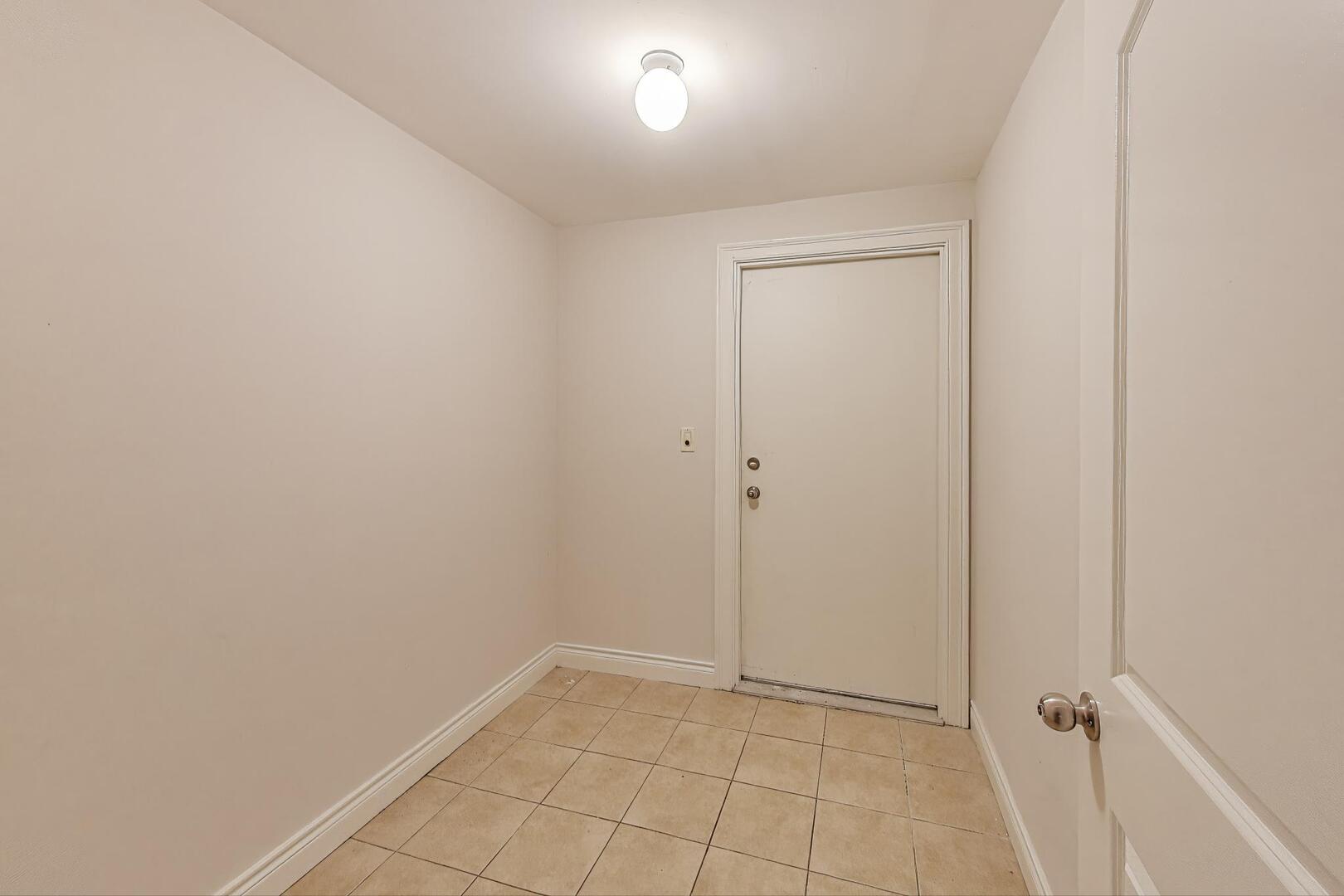 6318 S Greenwood Avenue Unit: 1