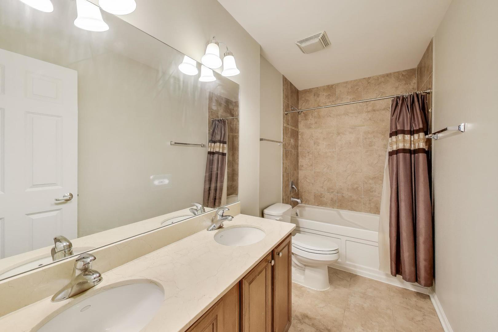 4926 S Drexel Boulevard Unit: C