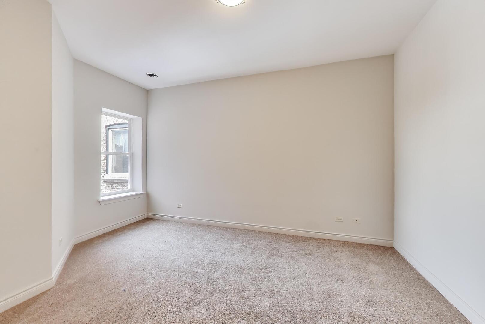 6318 S Greenwood Avenue Unit: 3