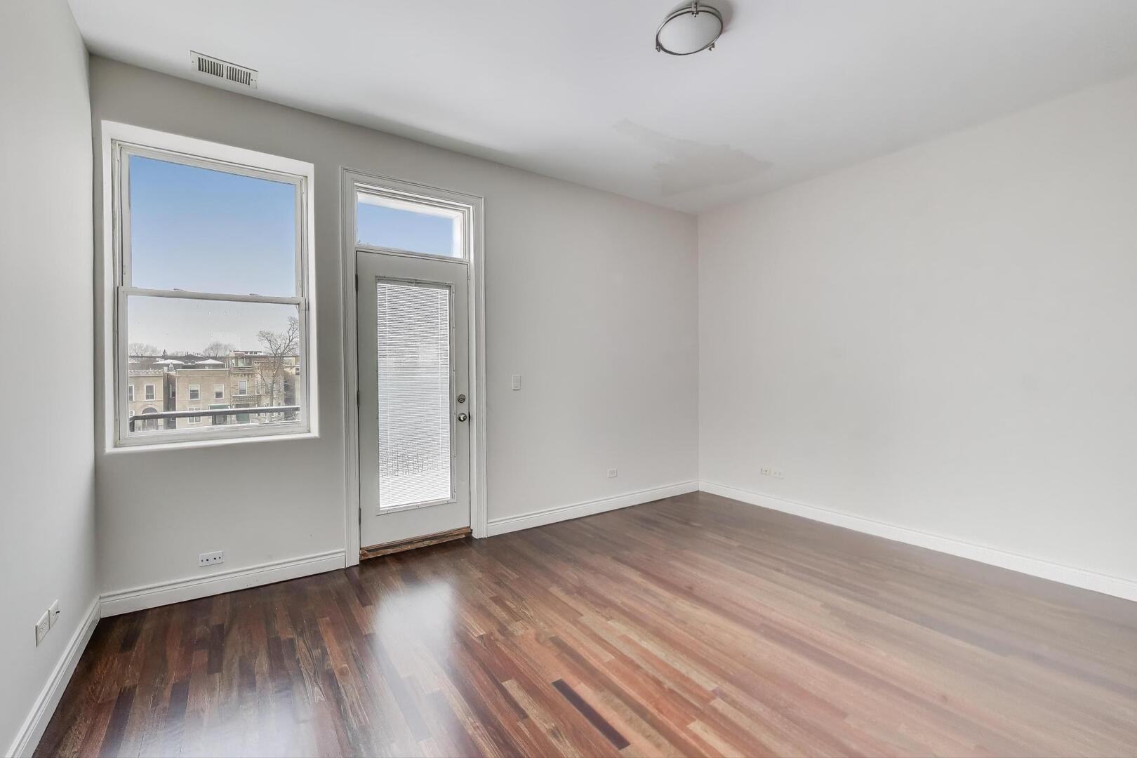 6320 S Greenwood Avenue Unit: 3