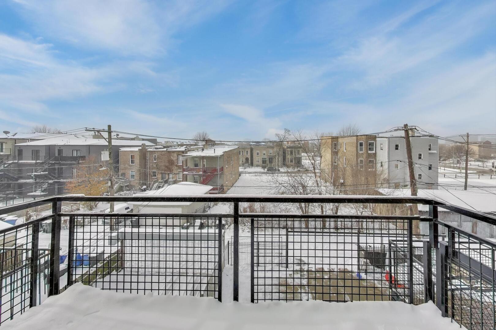 6320 S Greenwood Avenue Unit: 3