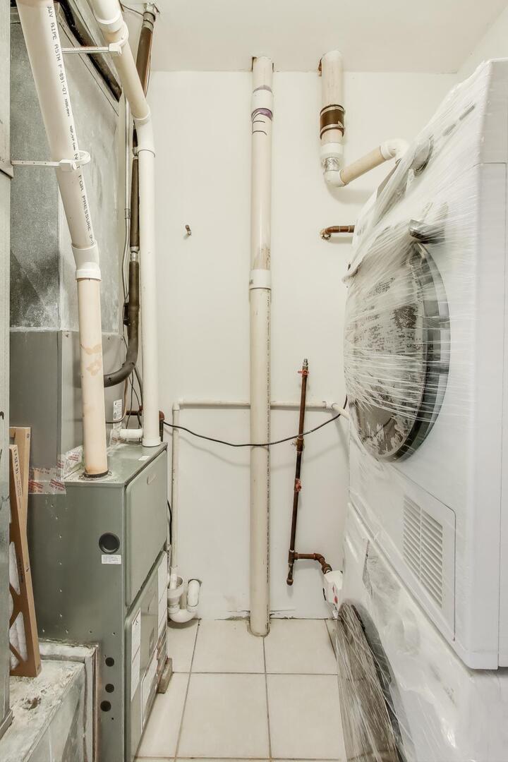 6320 S Greenwood Avenue Unit: 3