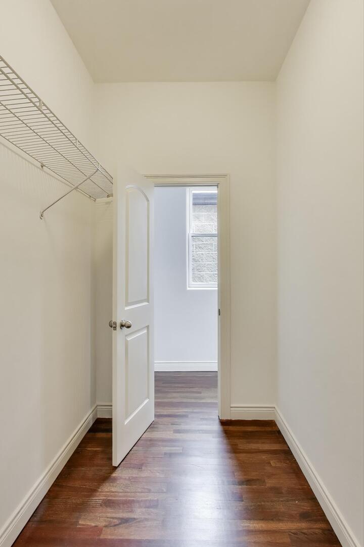 6320 S Greenwood Avenue Unit: 3