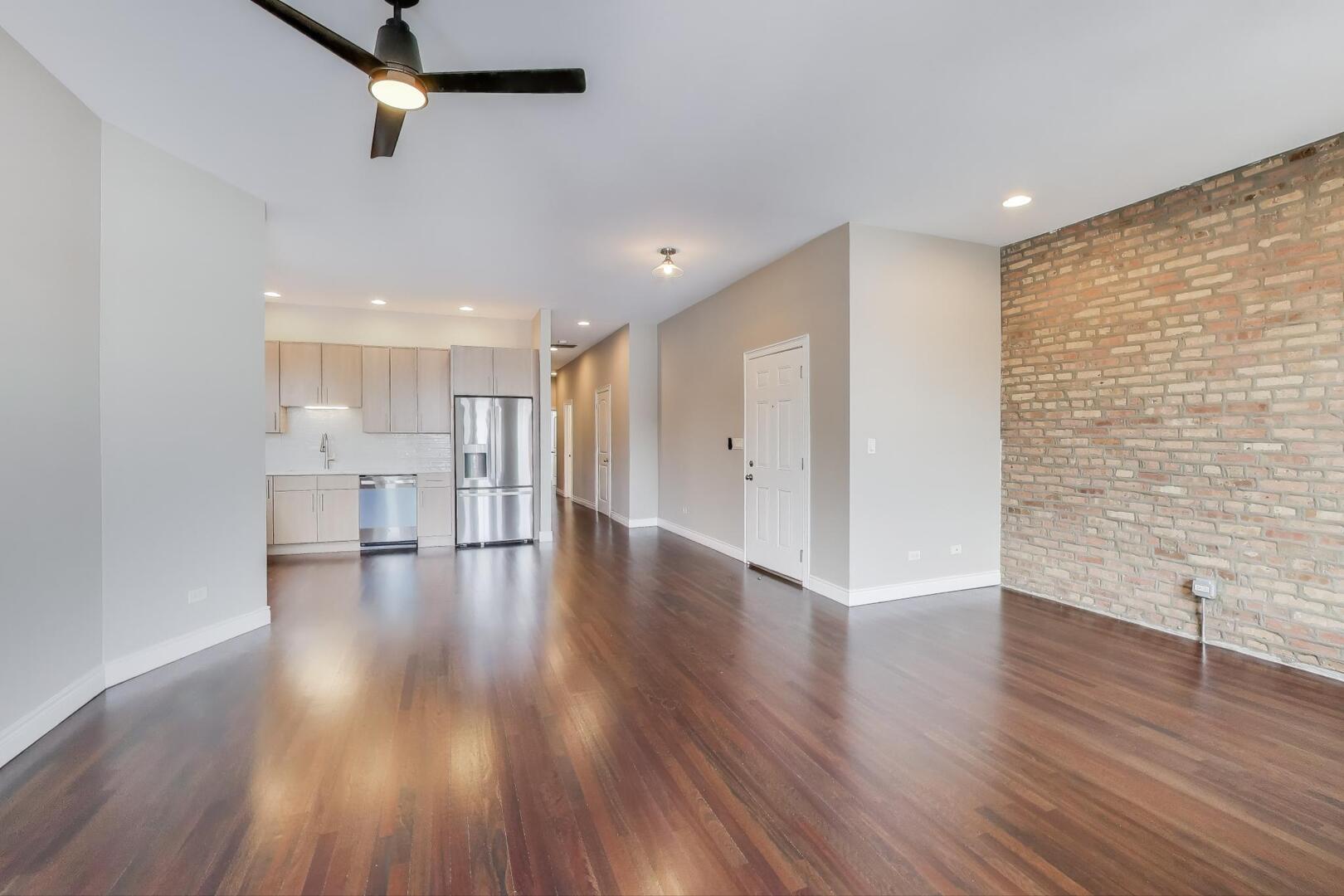 6320 S Greenwood Avenue Unit: 3