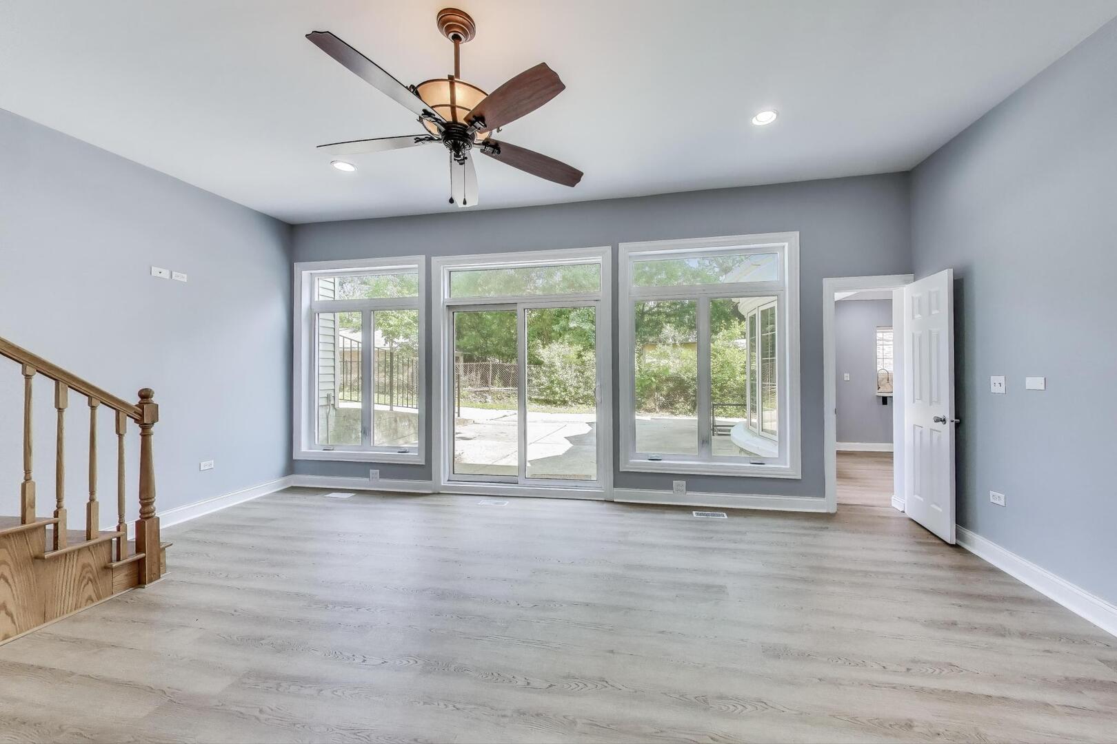 9340 S Vanderpoel Avenue