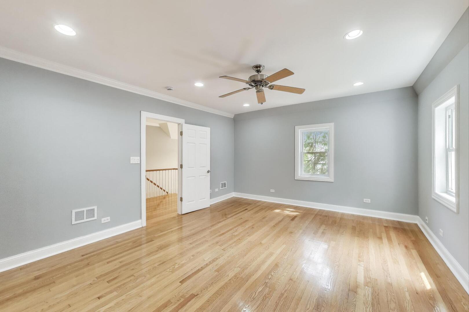 9340 S Vanderpoel Avenue