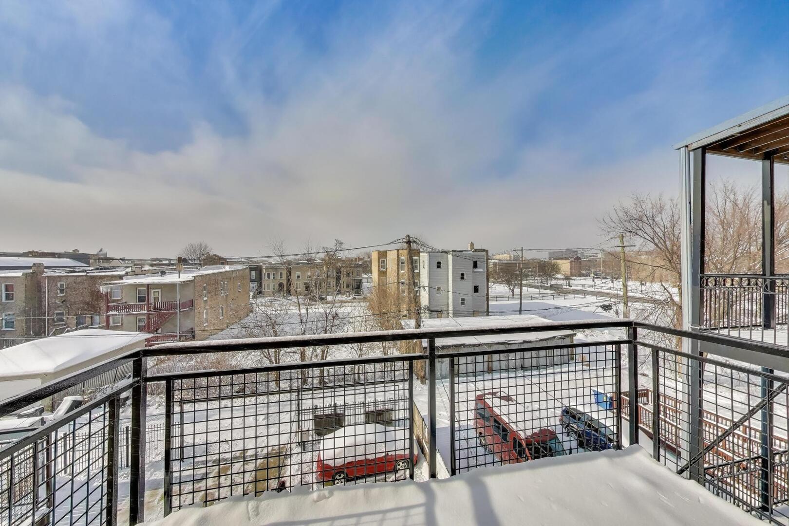 6318 S Greenwood Avenue Unit: 3