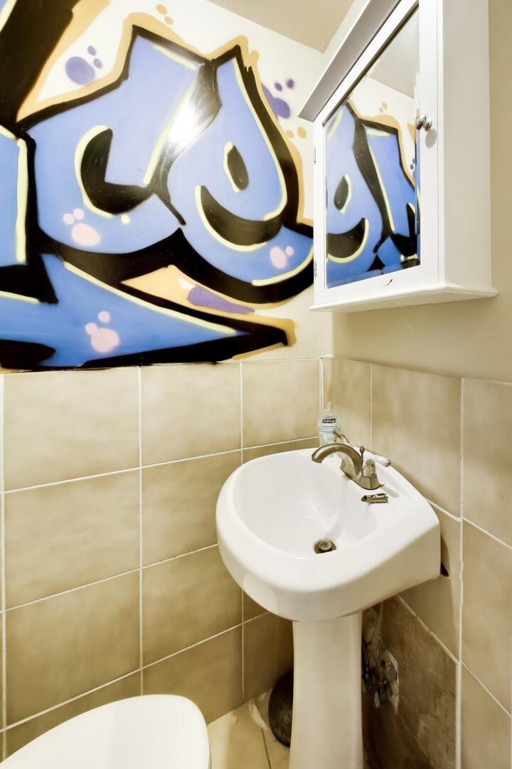 4505 S Indiana Avenue