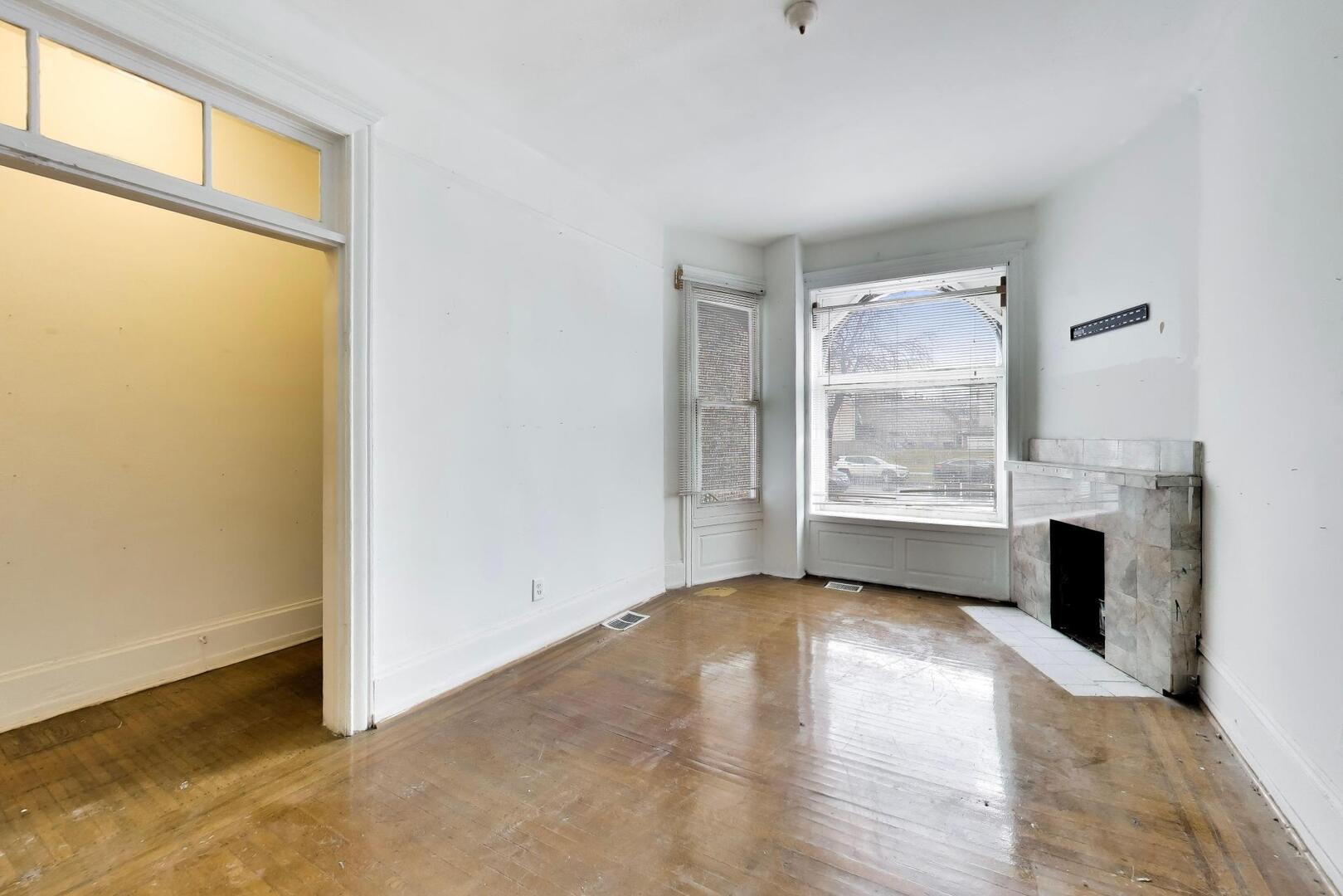 4505 S Indiana Avenue