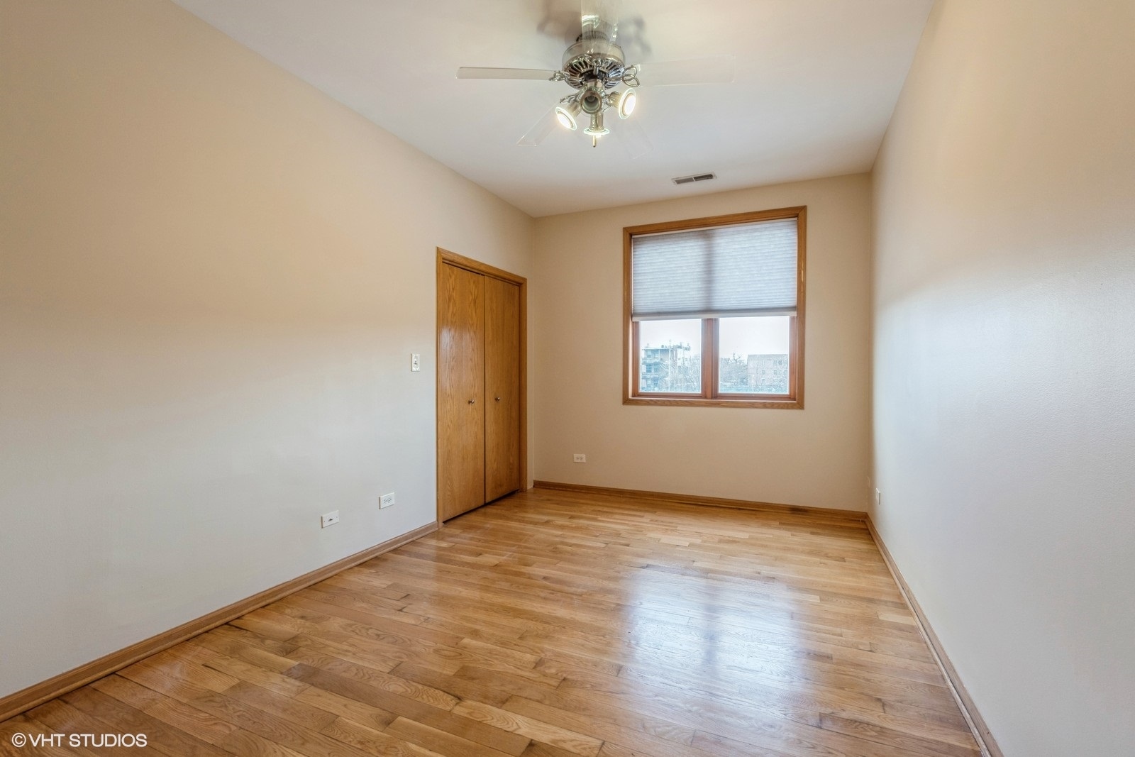 3932 S Lake Park Avenue Unit: 2N