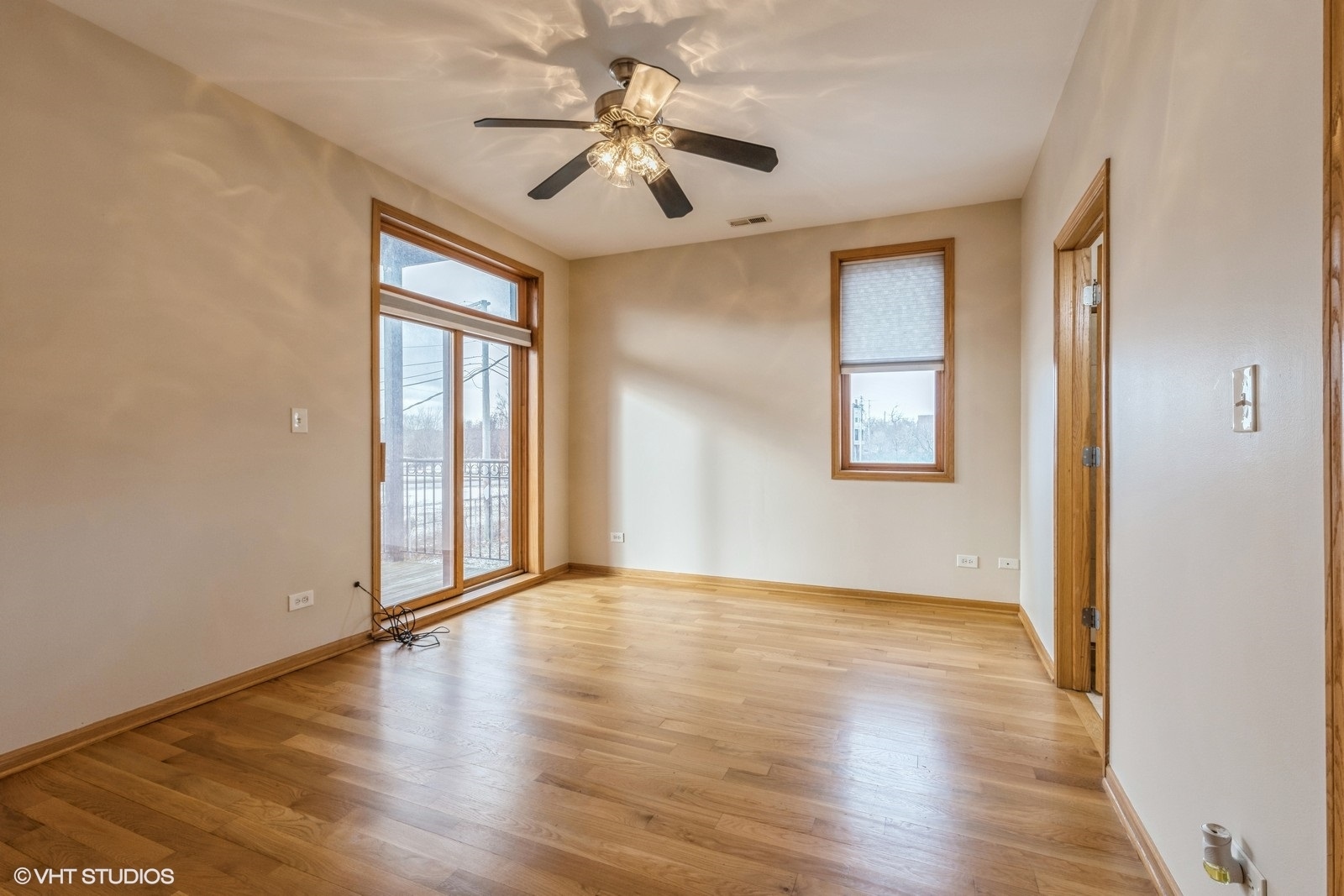 3932 S Lake Park Avenue Unit: 2N