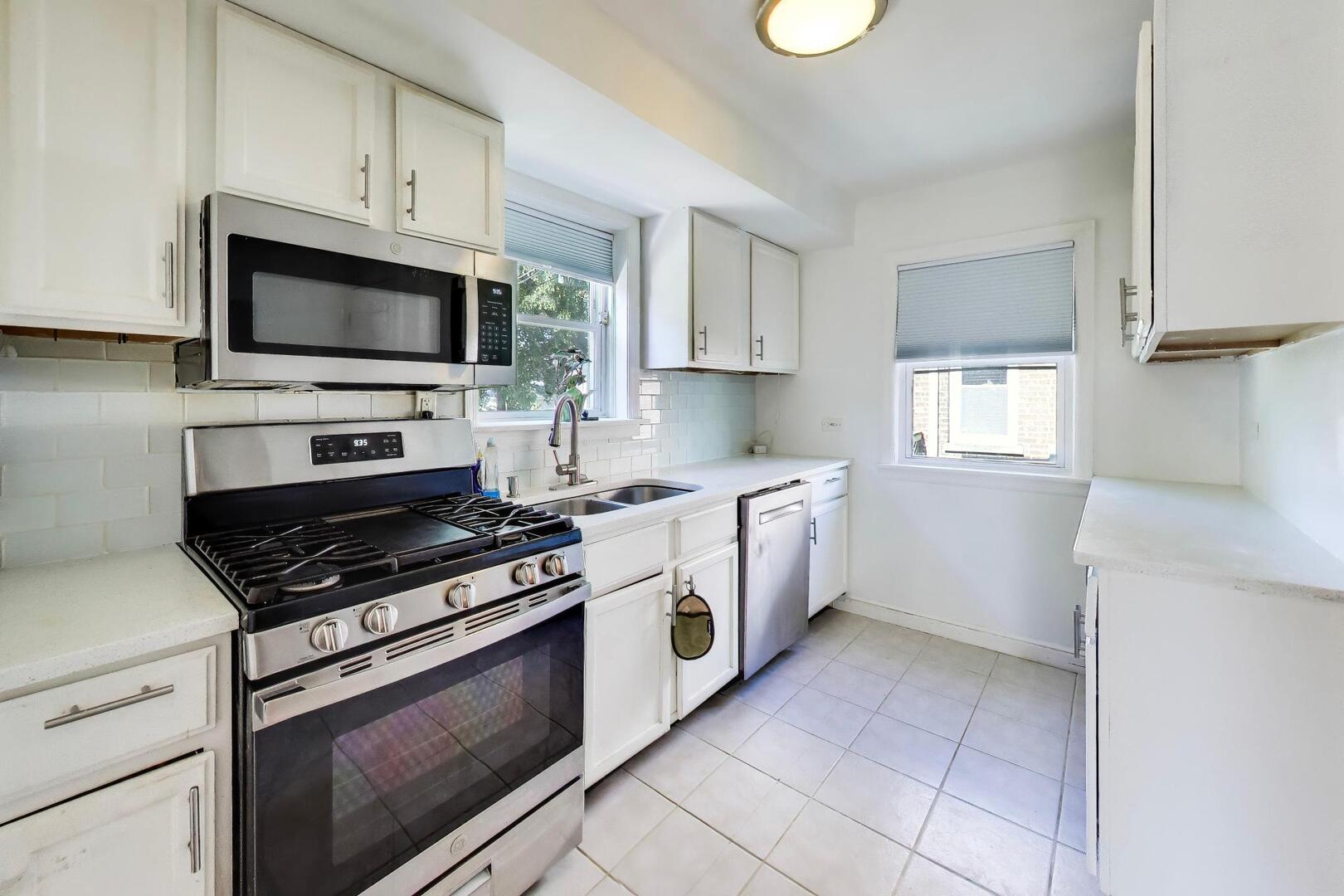 2923 W 97th Street