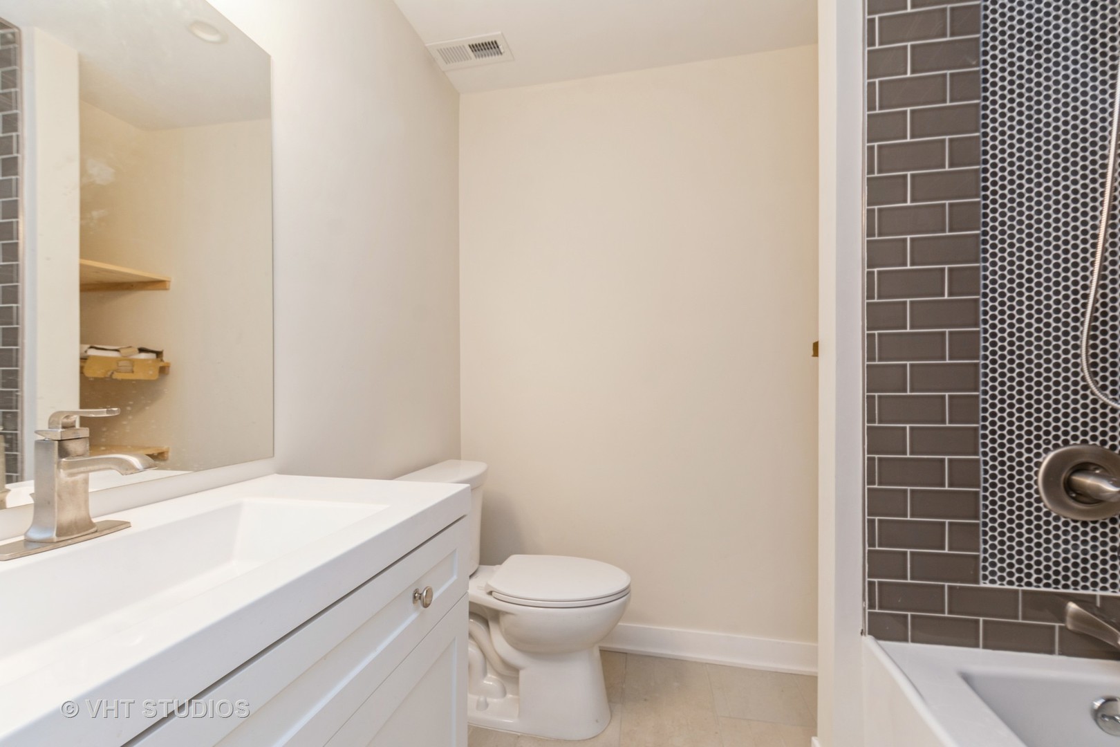 6320 S Greenwood Avenue Unit: G