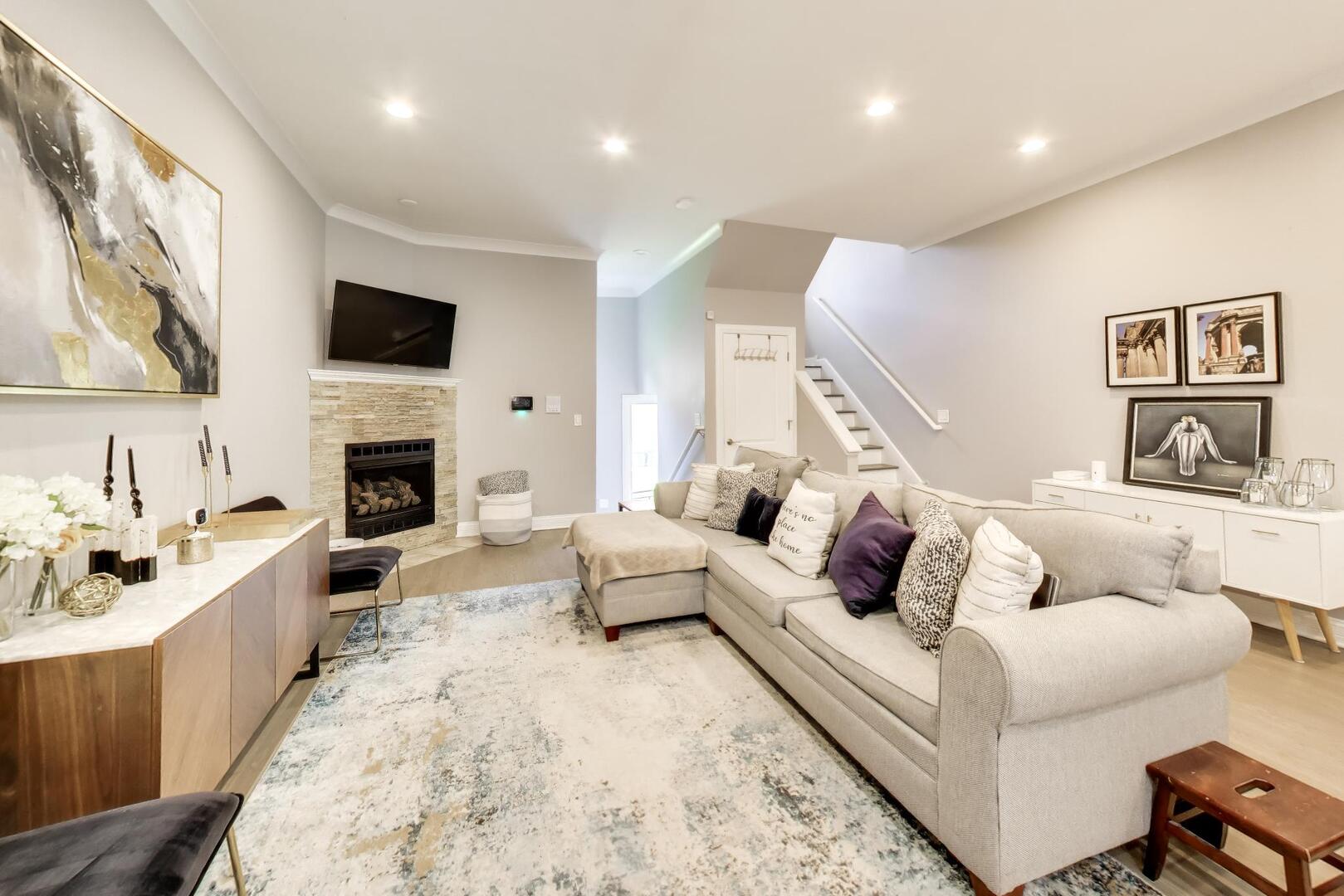 5210 S King Drive Unit: C