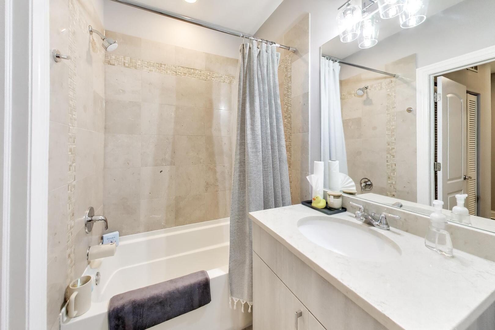 5210 S King Drive Unit: C