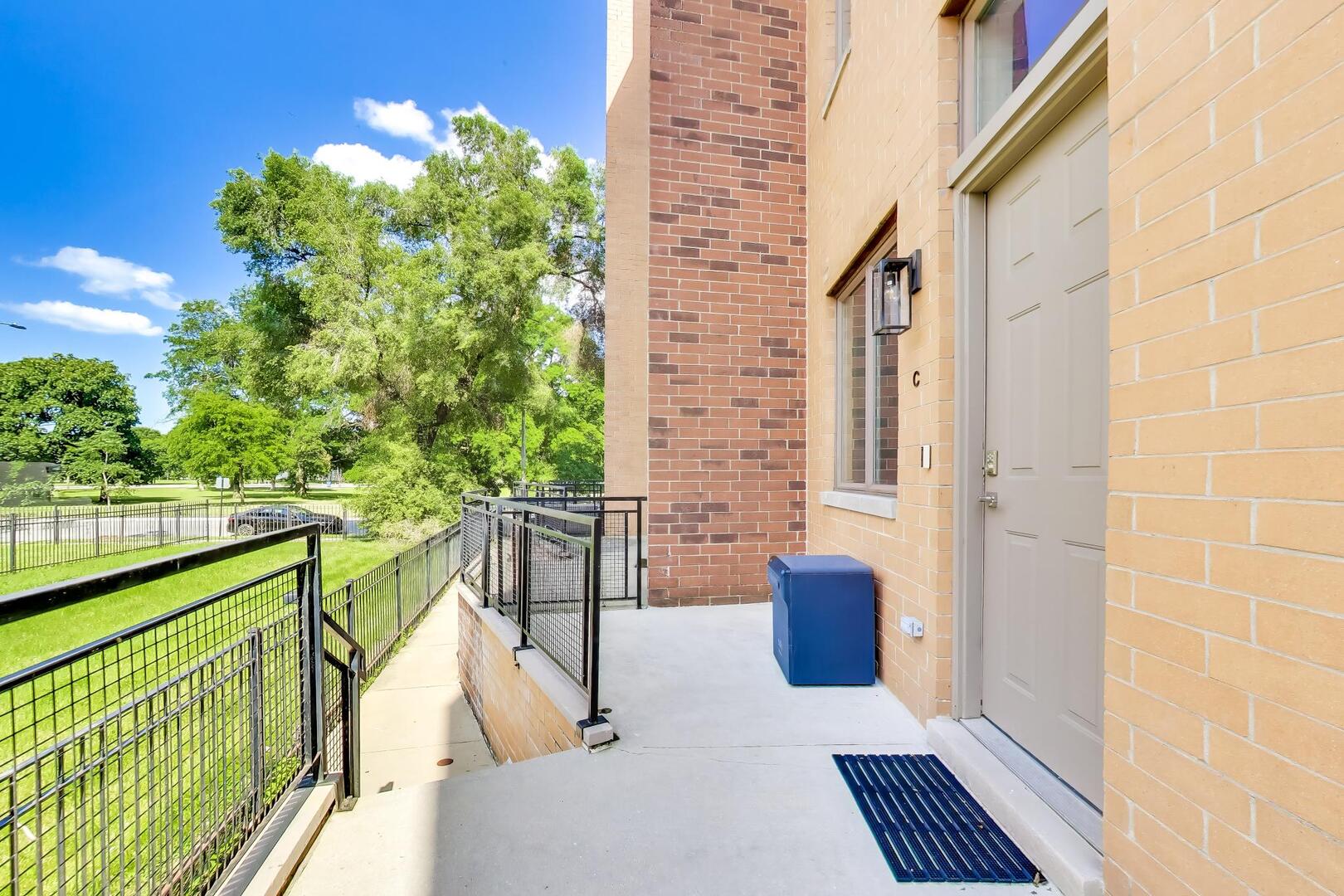 5210 S King Drive Unit: C