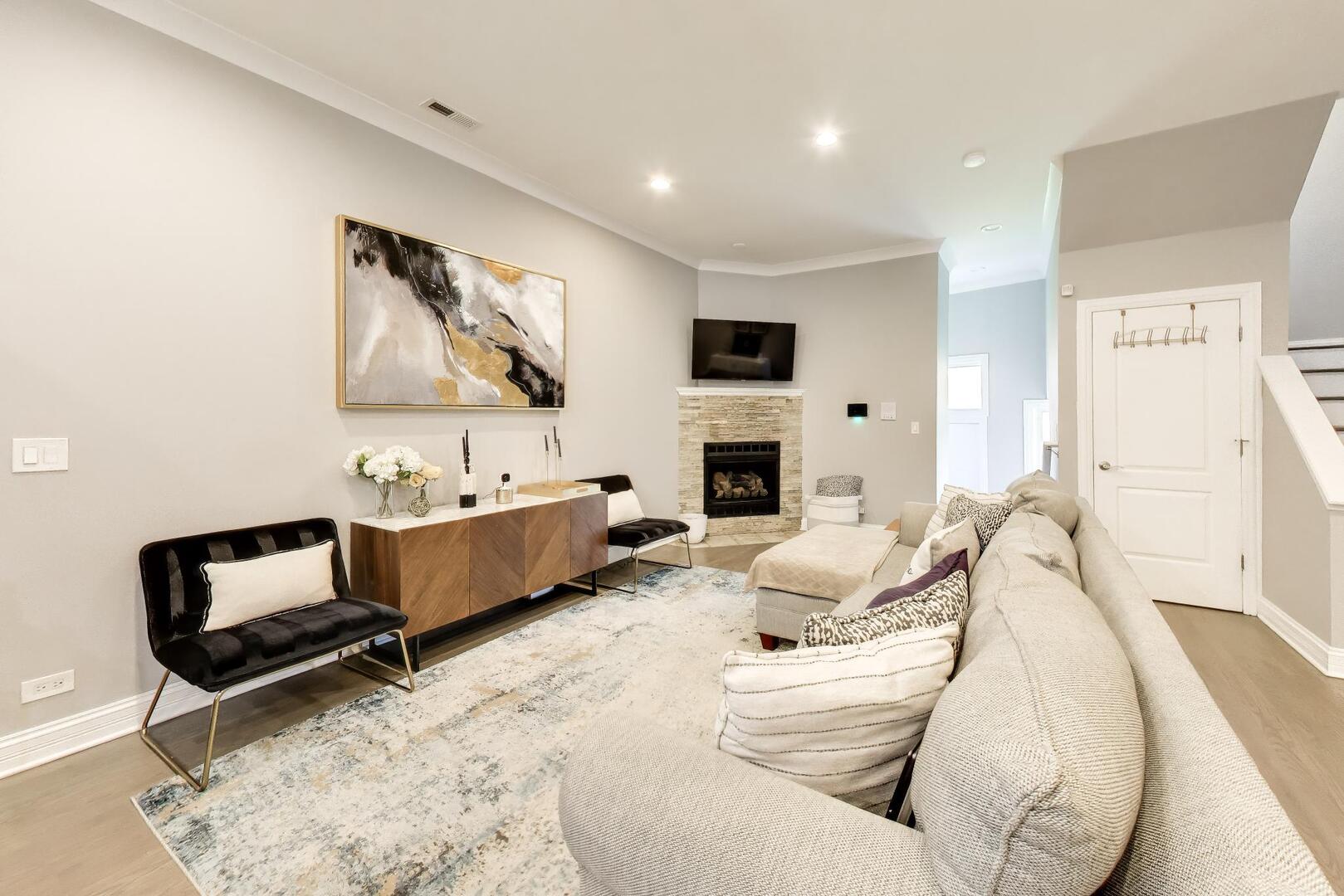 5210 S King Drive Unit: C
