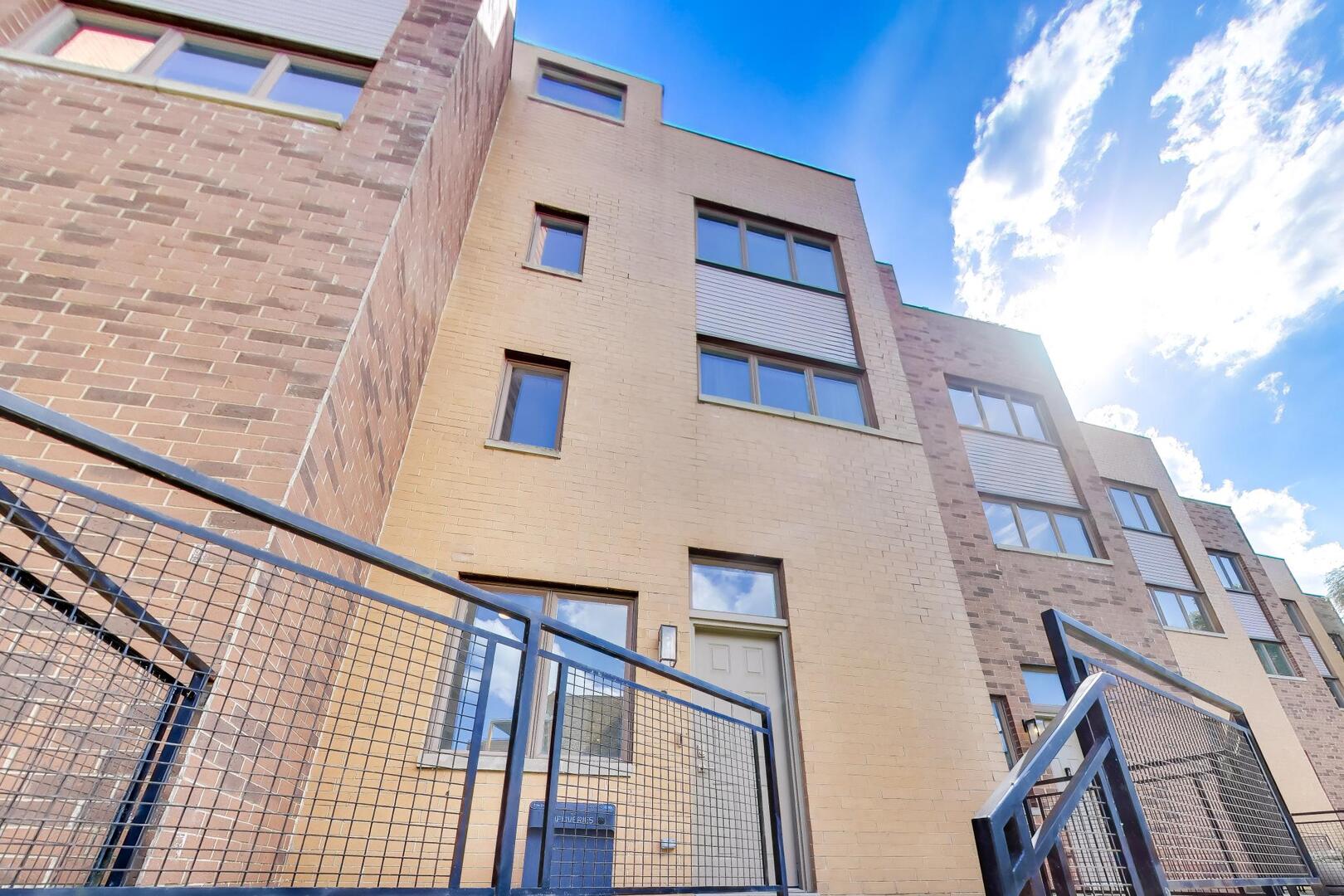 5210 S King Drive Unit: C