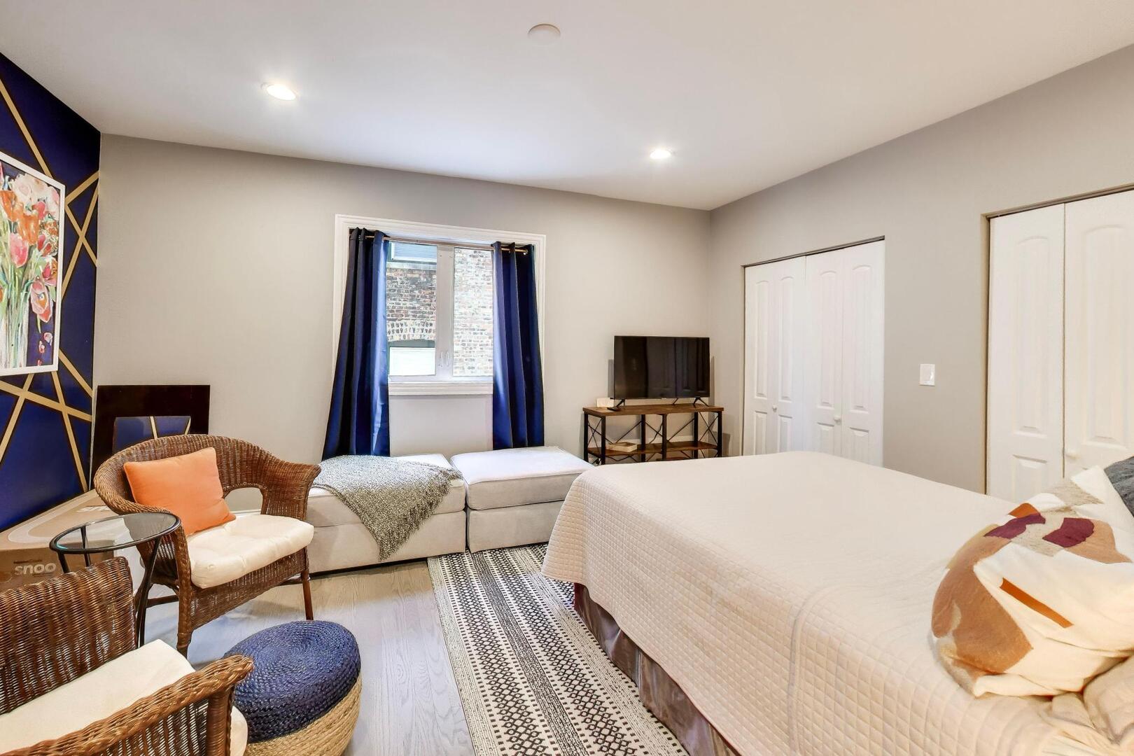 5210 S King Drive Unit: C