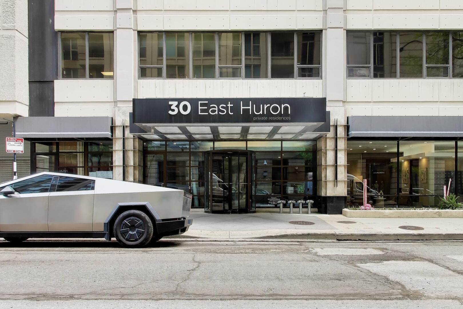 30 E Huron Street Unit: 4007