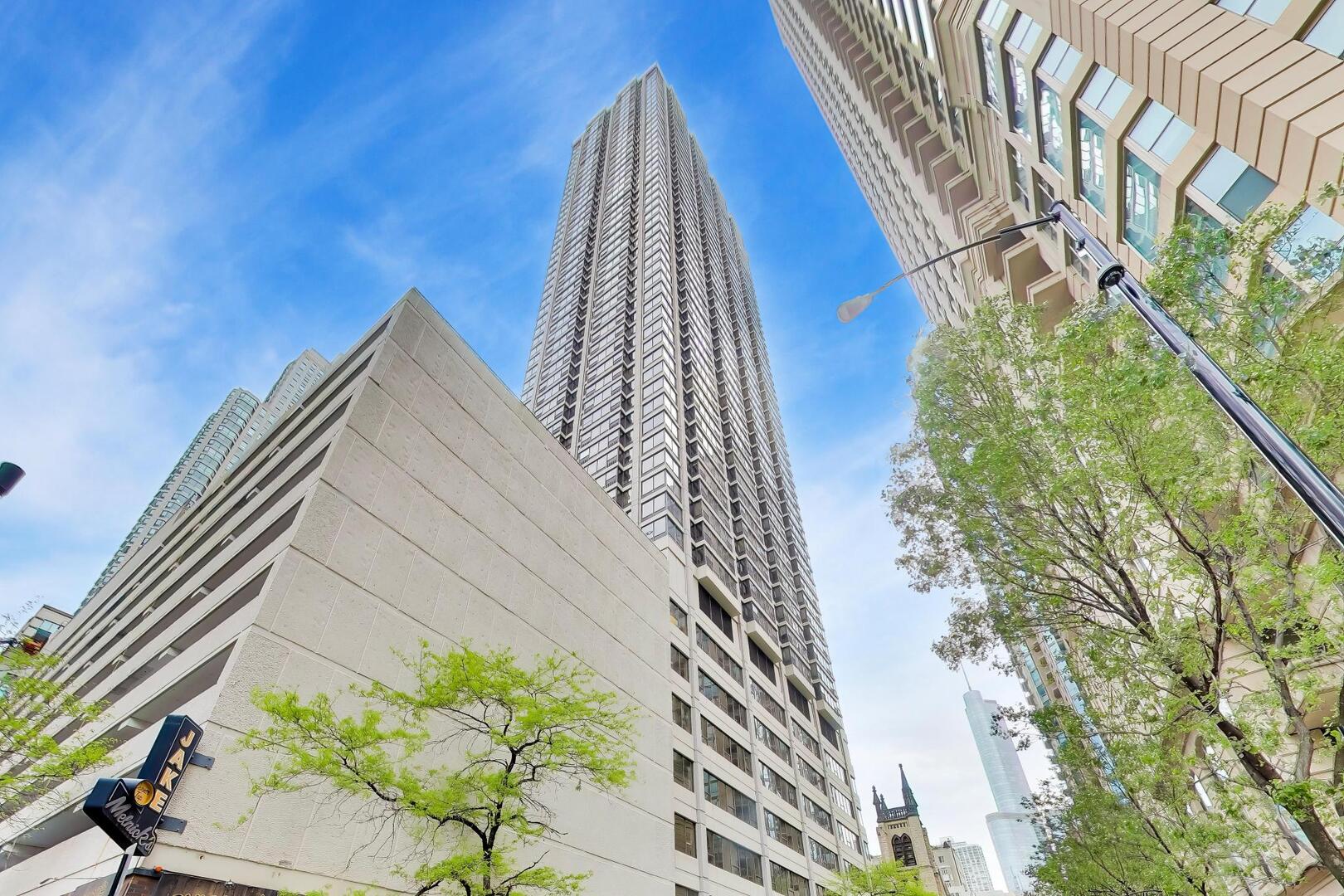 30 E Huron Street Unit: 4007