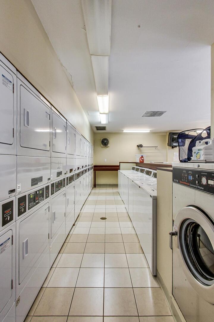 30 E Huron Street Unit: 4007