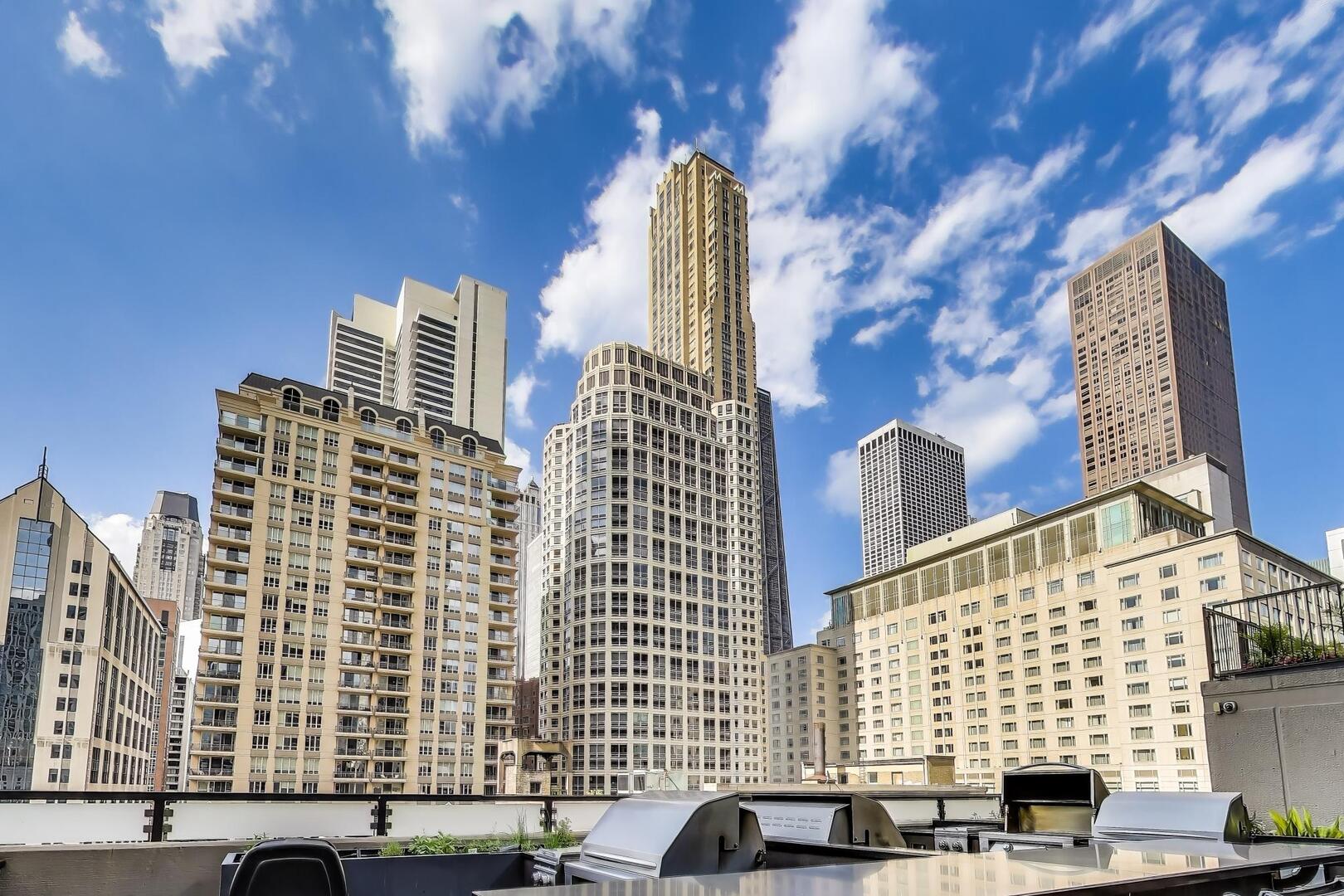30 E Huron Street Unit: 4007