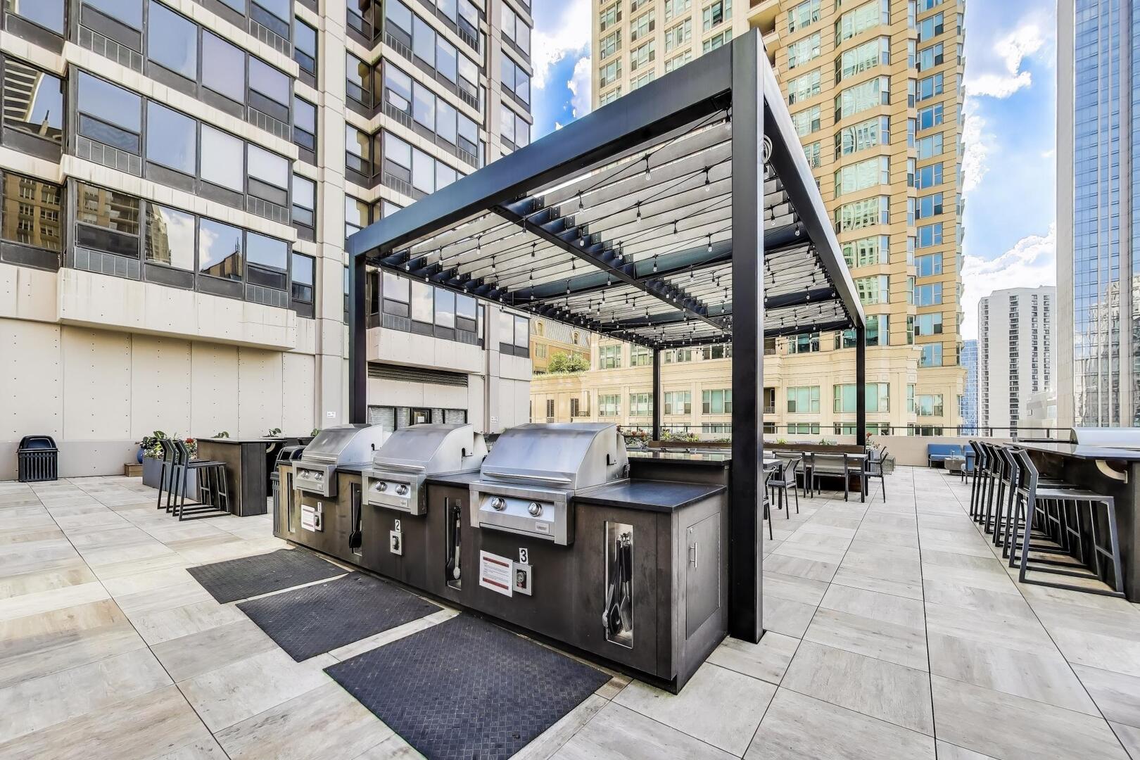 30 E Huron Street Unit: 4008