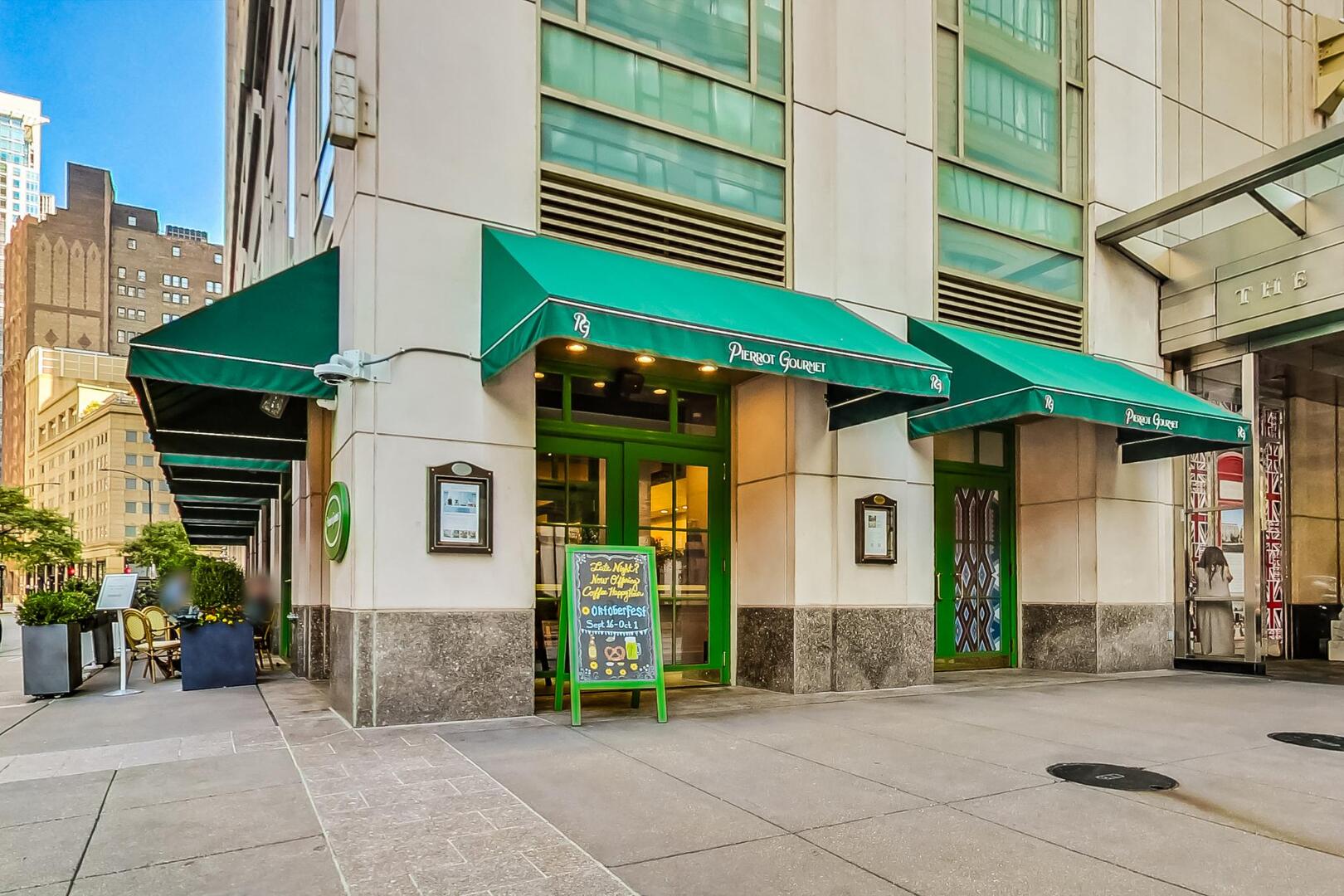 30 E Huron Street Unit: 4008