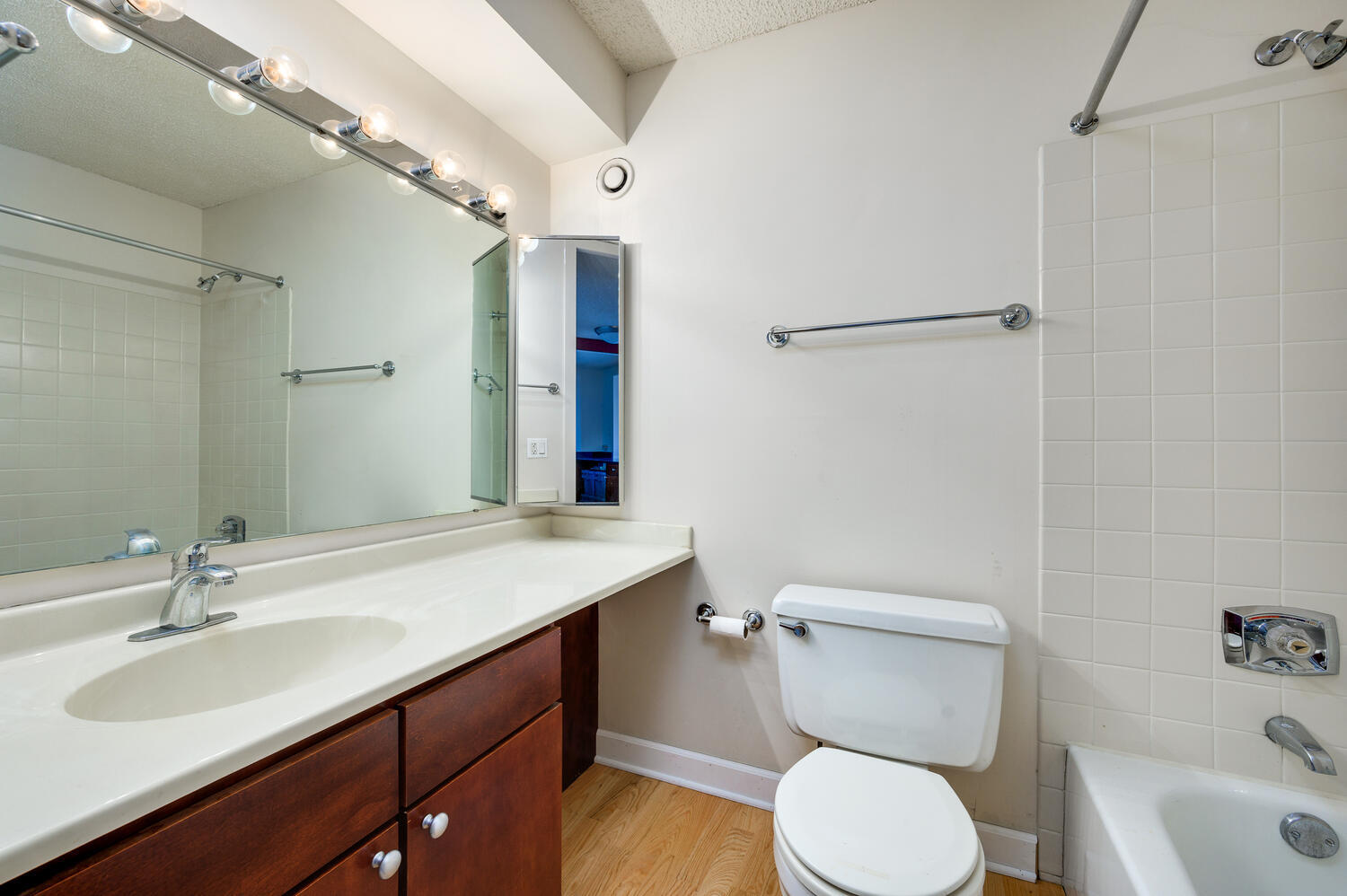 30 E Huron Street Unit: 4008