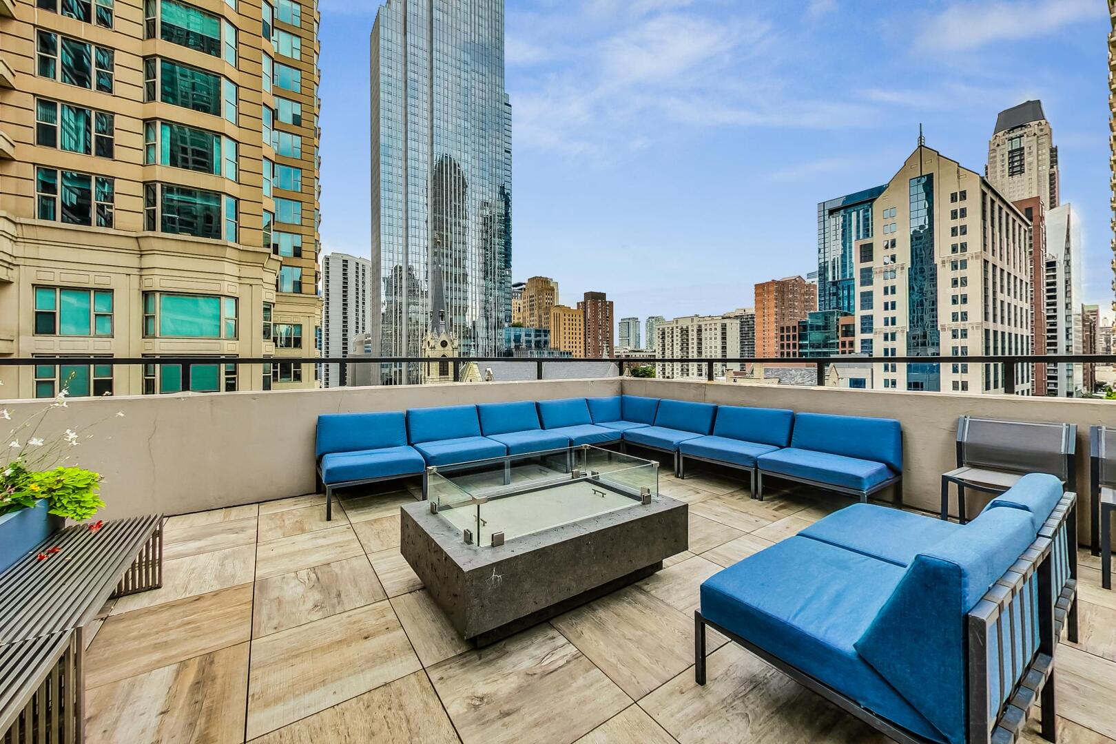 30 E Huron Street Unit: 4008