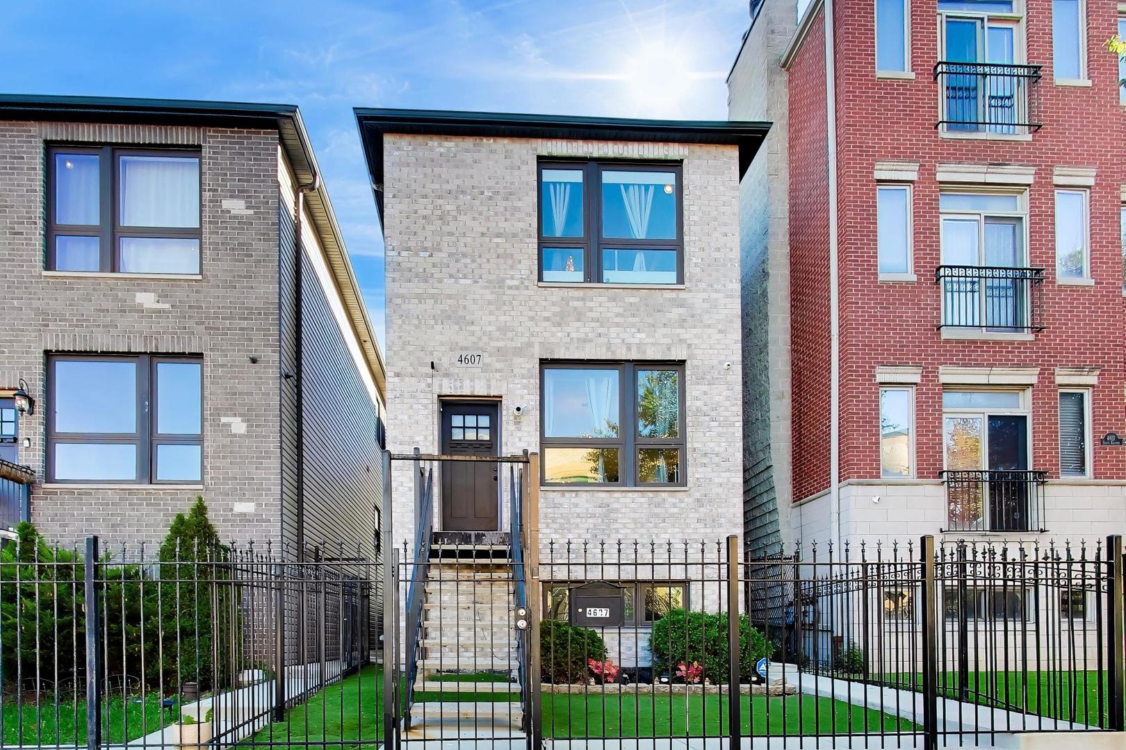 4607 S Calumet Avenue Chicago Il Us 60653 Mrd12789514