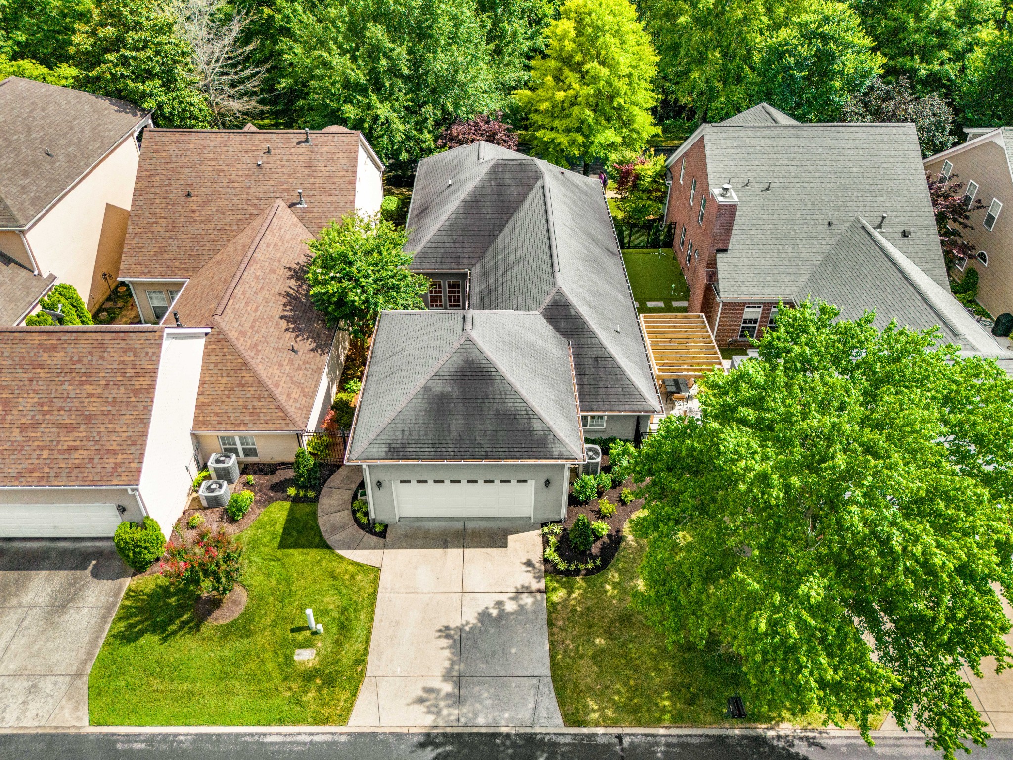 686 Pebble Springs Dr