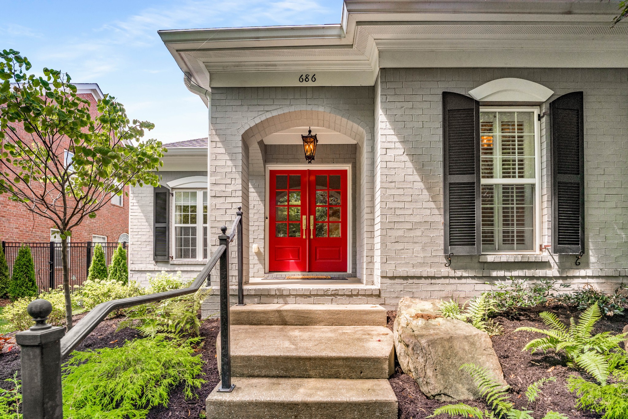 686 Pebble Springs Dr