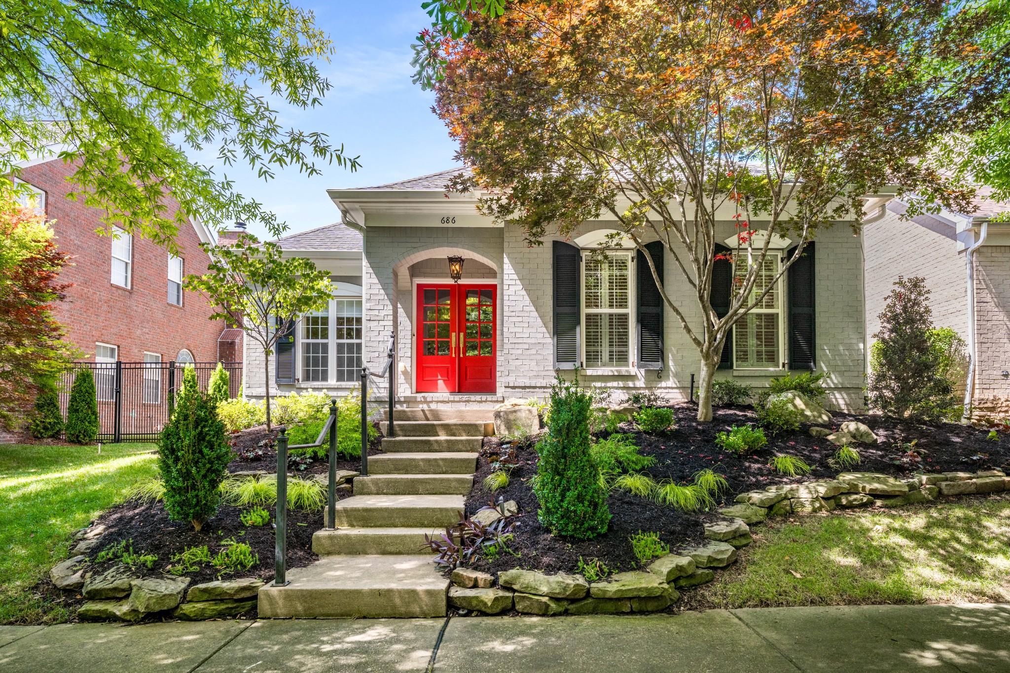 686 Pebble Springs Dr