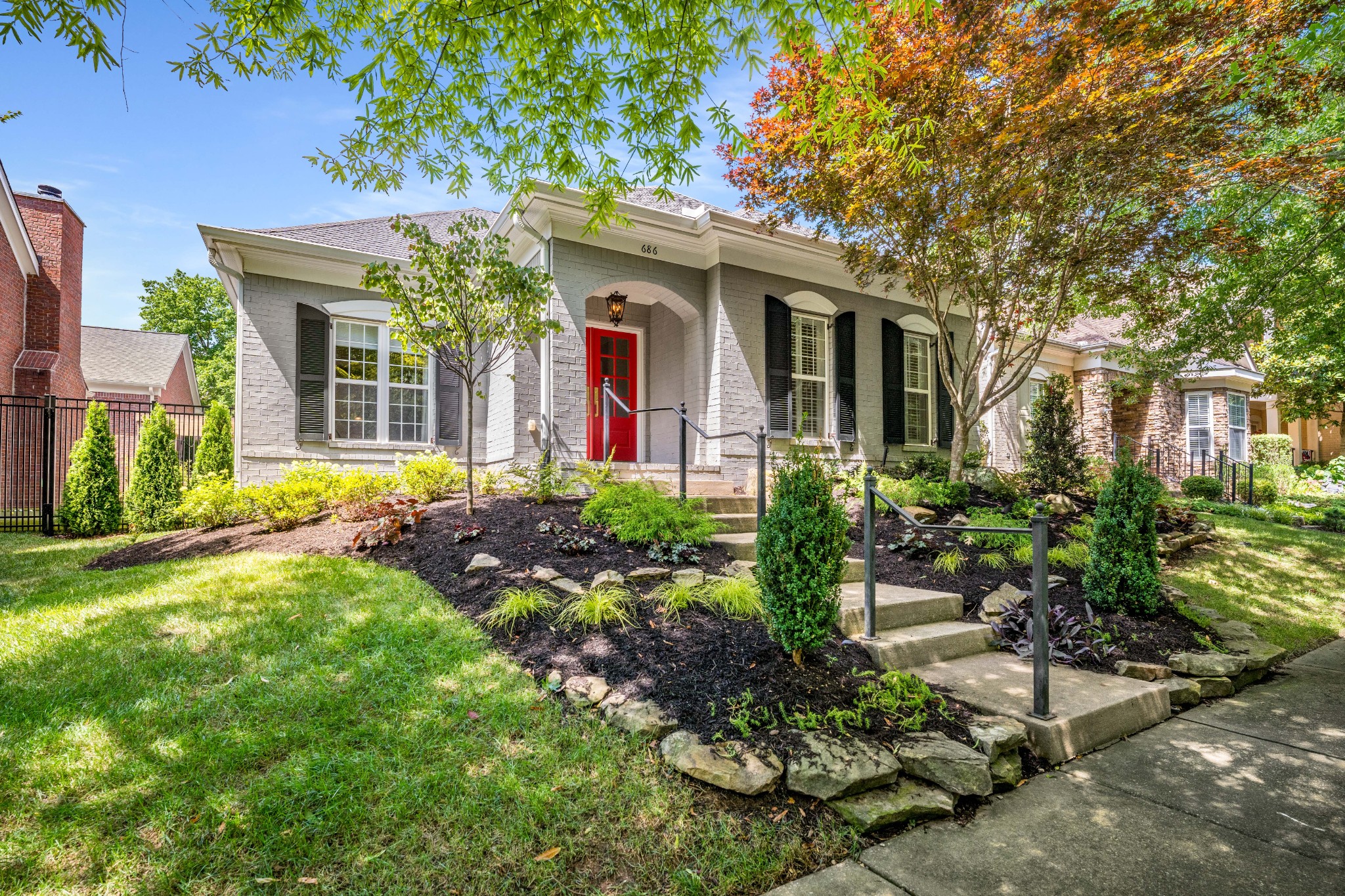 686 Pebble Springs Dr