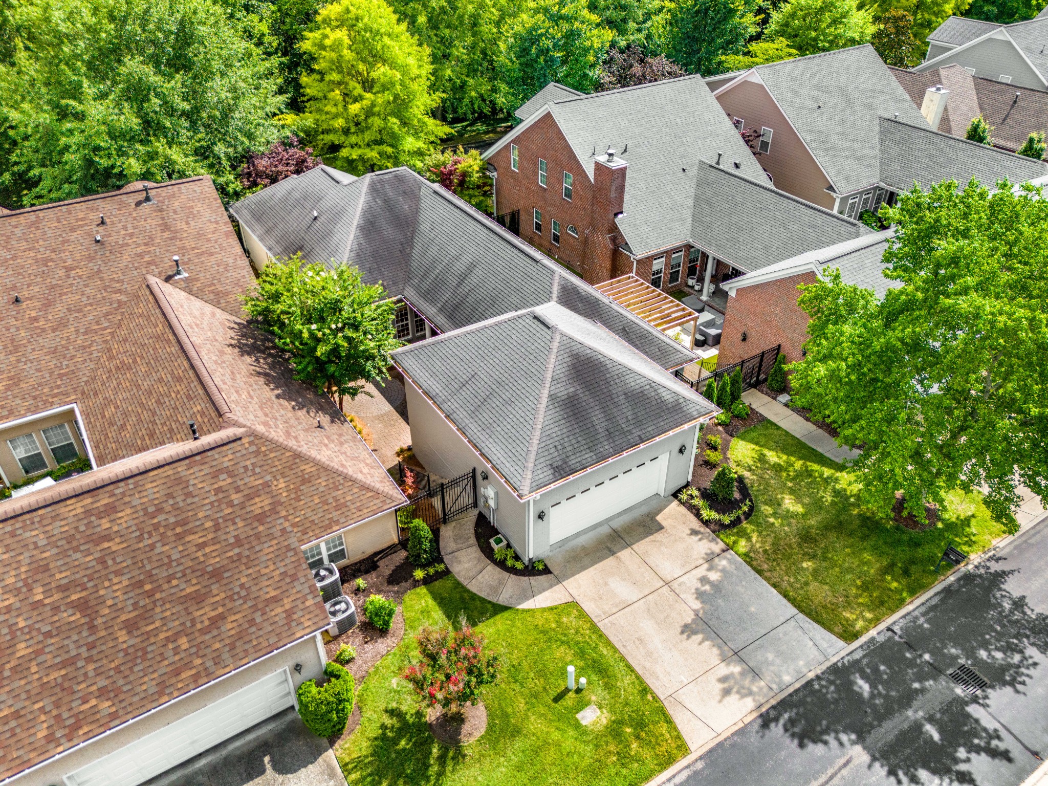 686 Pebble Springs Dr