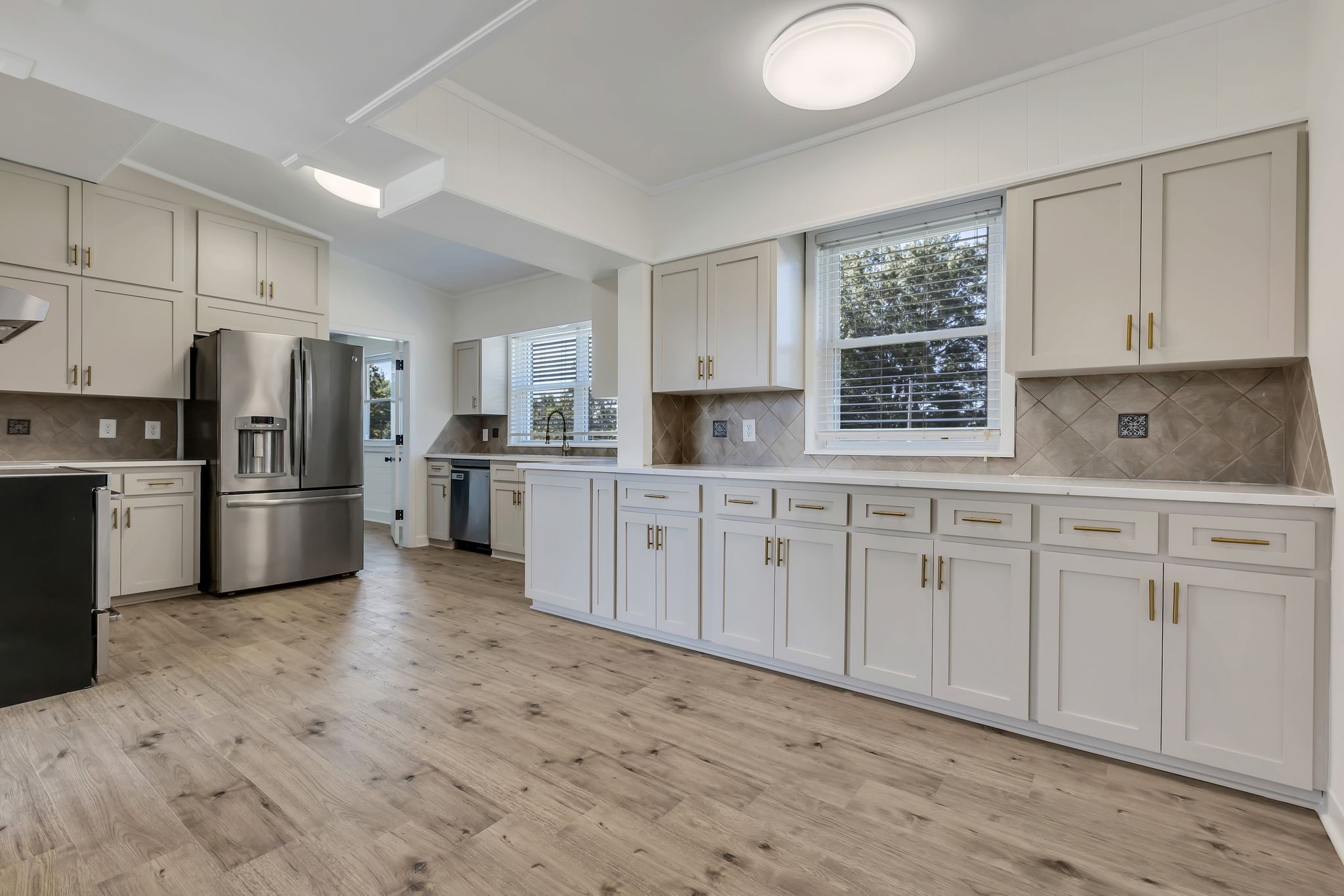 103 Skyview Ter