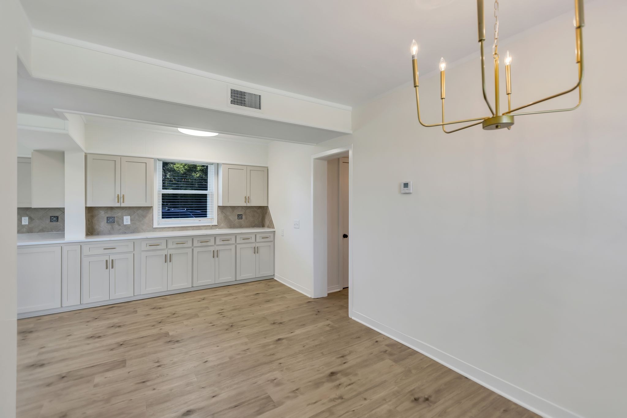 103 Skyview Ter