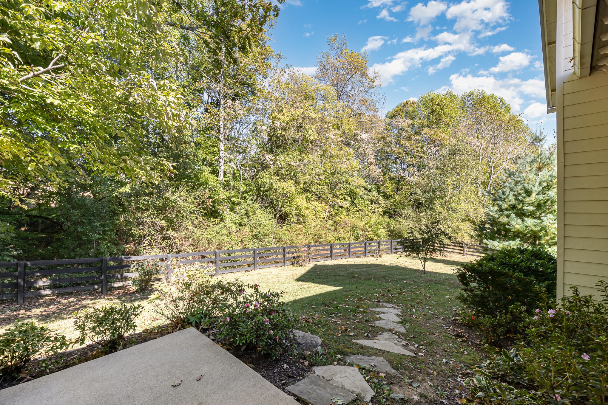 624 Shadowbrook Dr