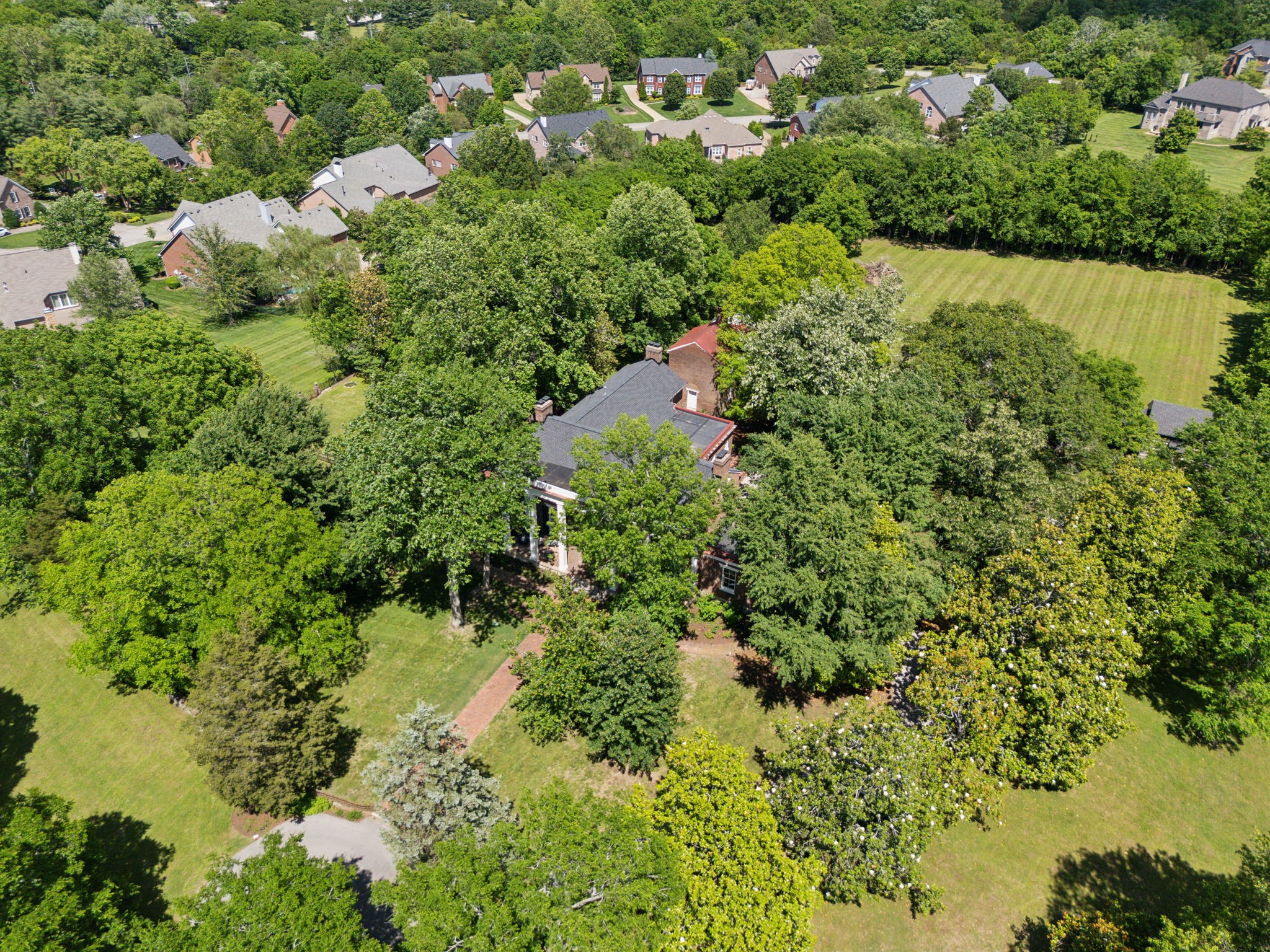 1800 Grey Pointe Dr