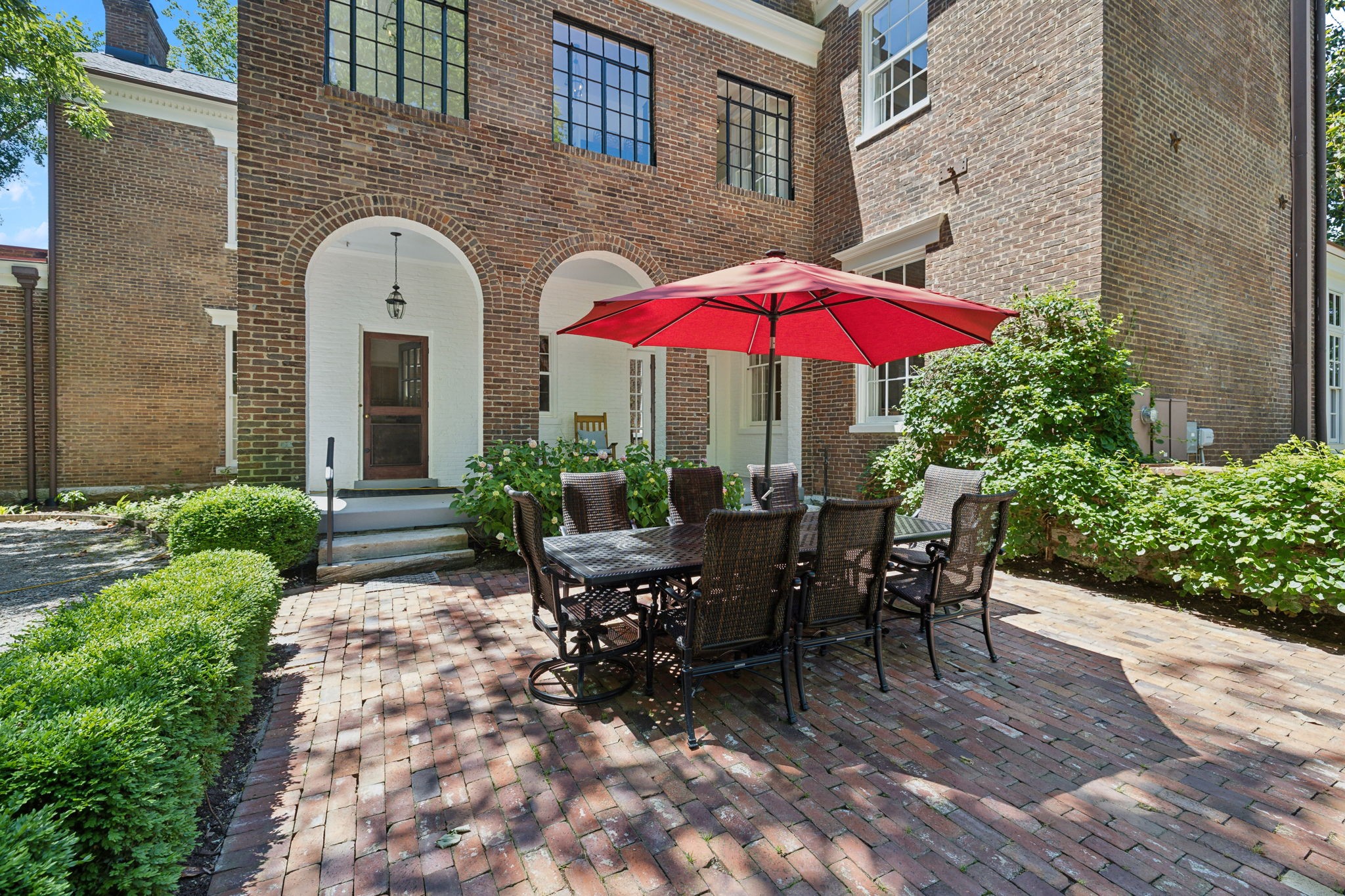 1800 Grey Pointe Dr