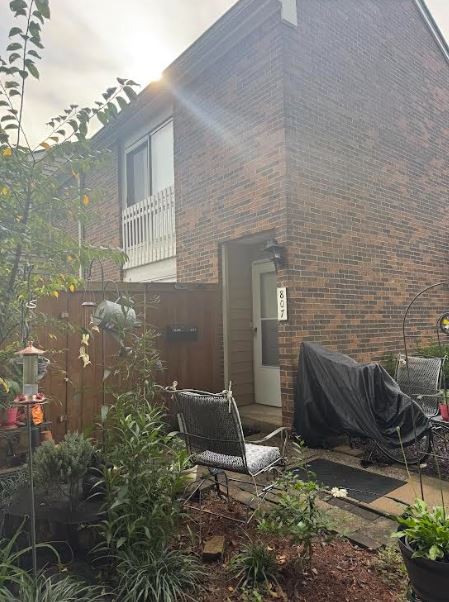 807 Granville Rd