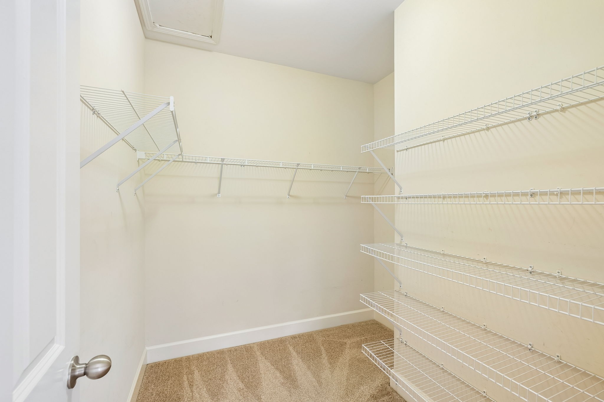 8221 Lenox Creekside Dr Unit: B12