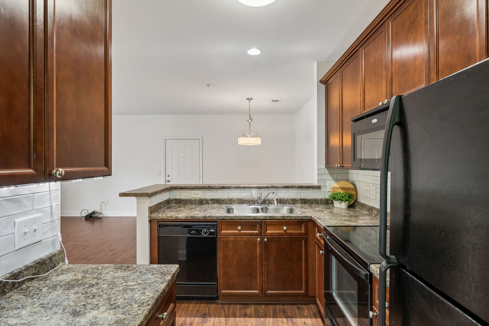 8221 Lenox Creekside Dr Unit: B12