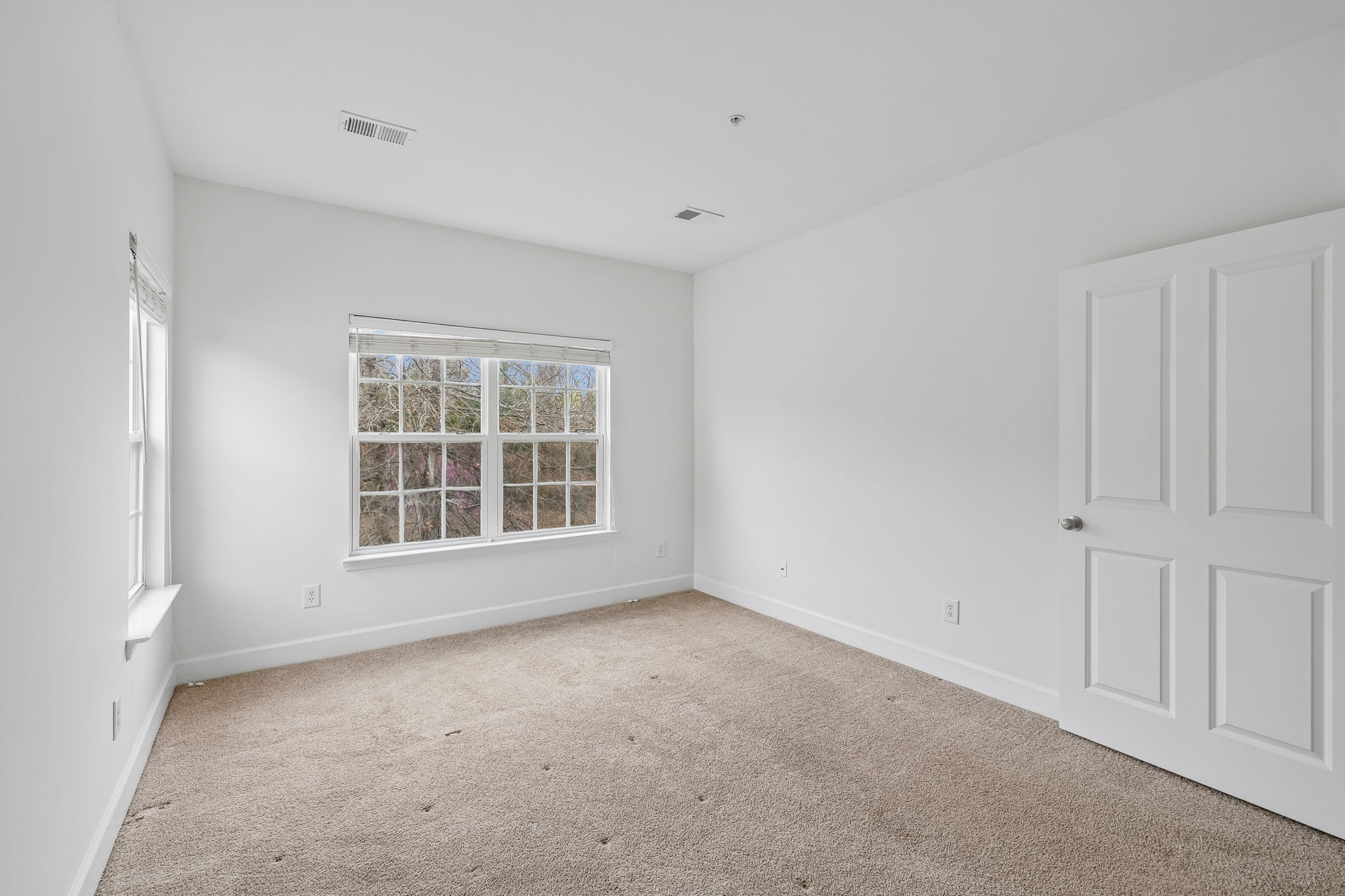 8221 Lenox Creekside Dr Unit: B12