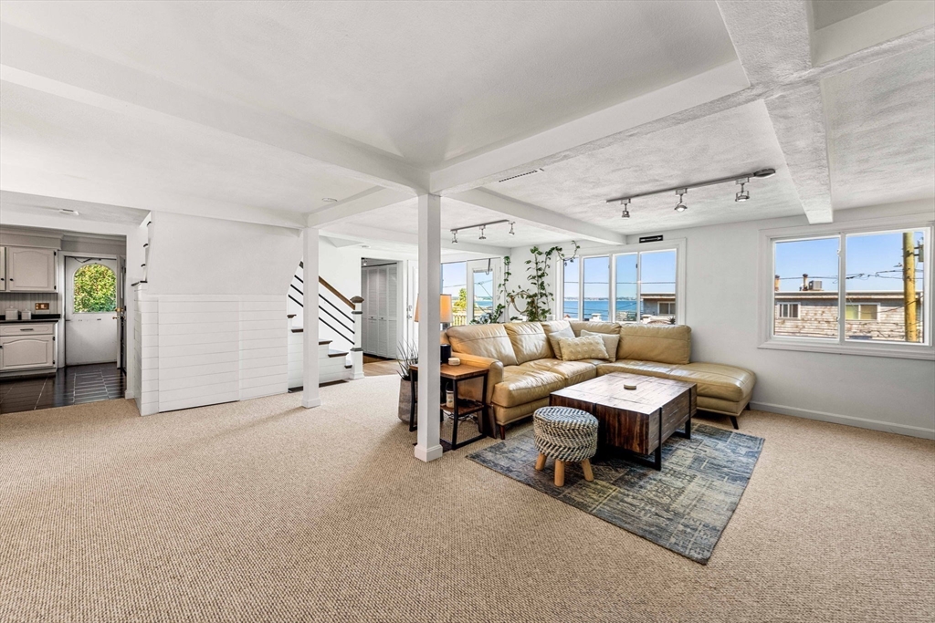211 Endicott Ave