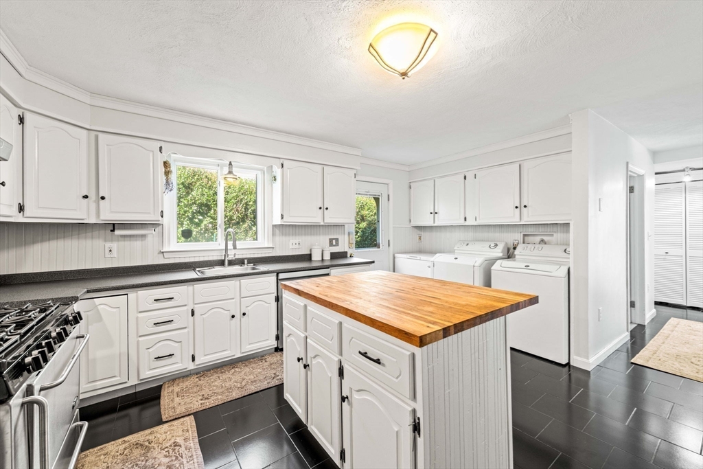 211 Endicott Ave