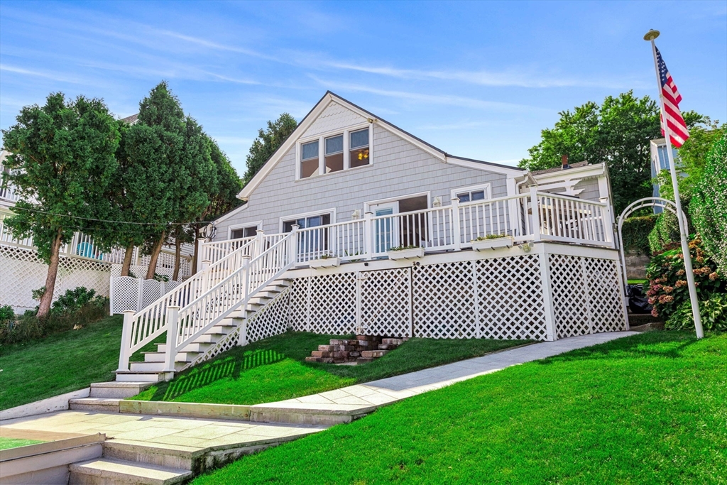 211 Endicott Ave